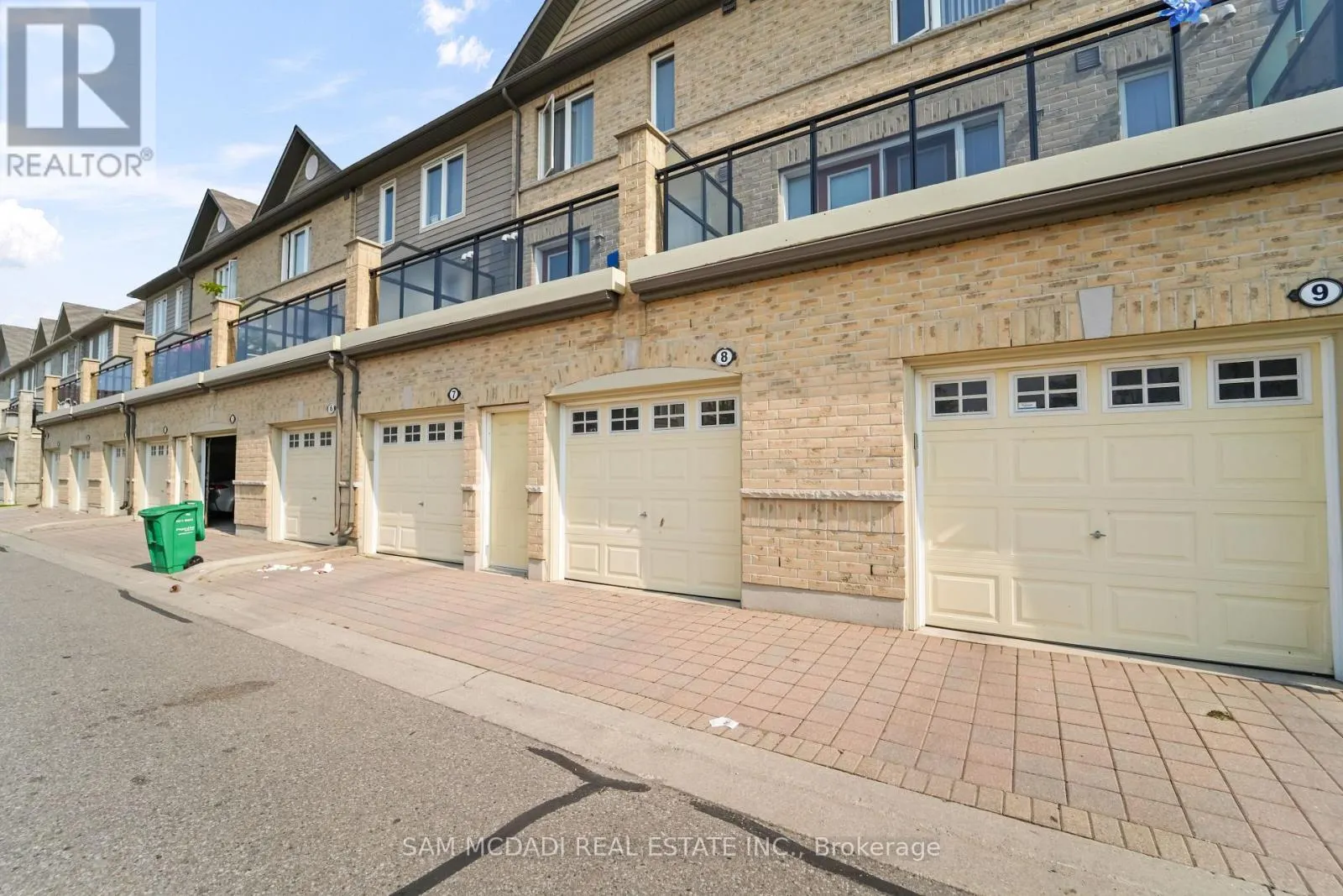 8 - 2895 HAZELTON PLACE