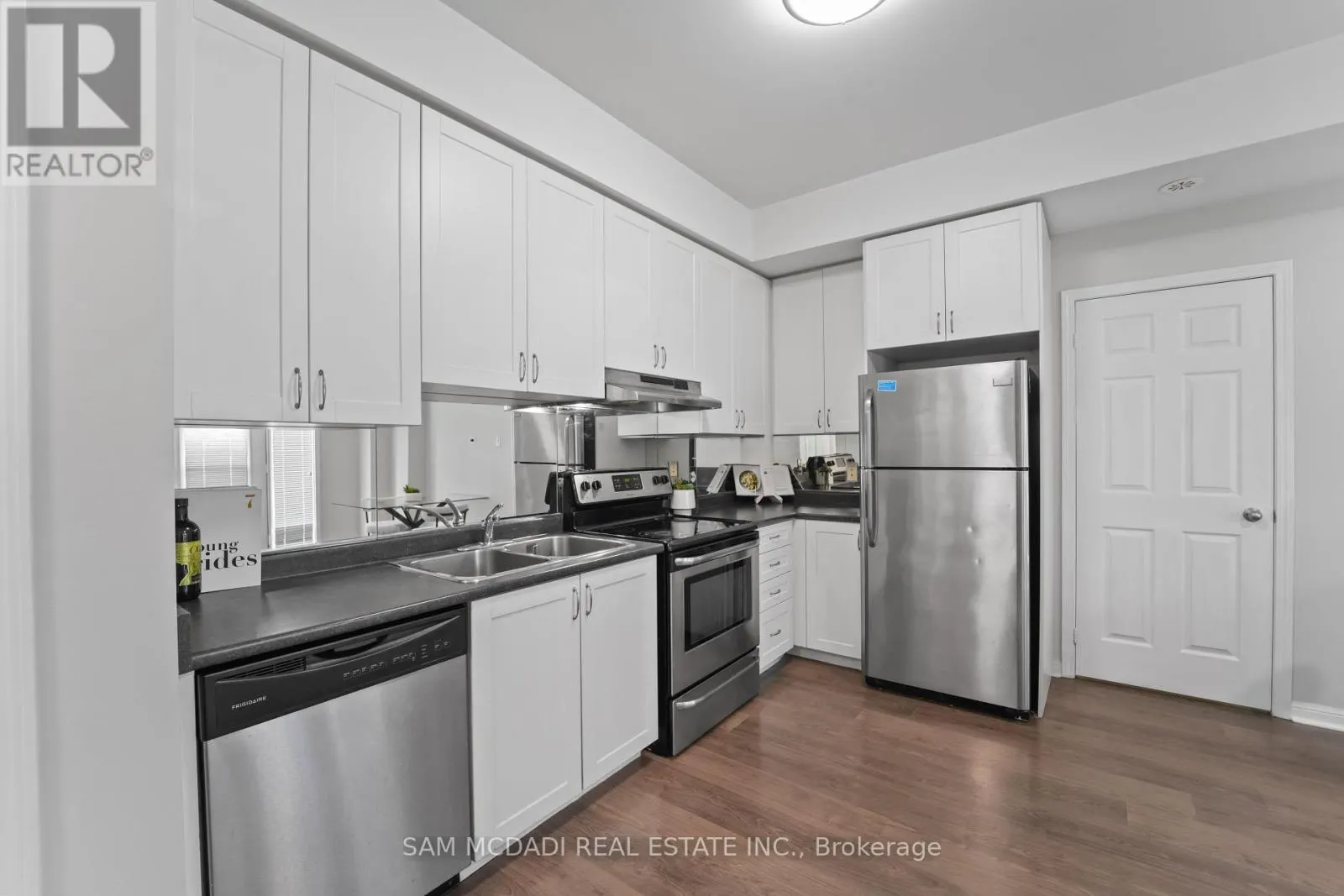8 - 2895 HAZELTON PLACE