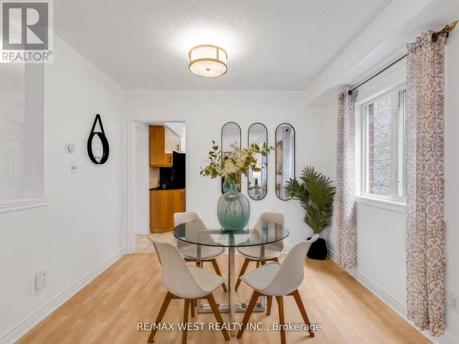 26 SHADY GLEN CRESCENT