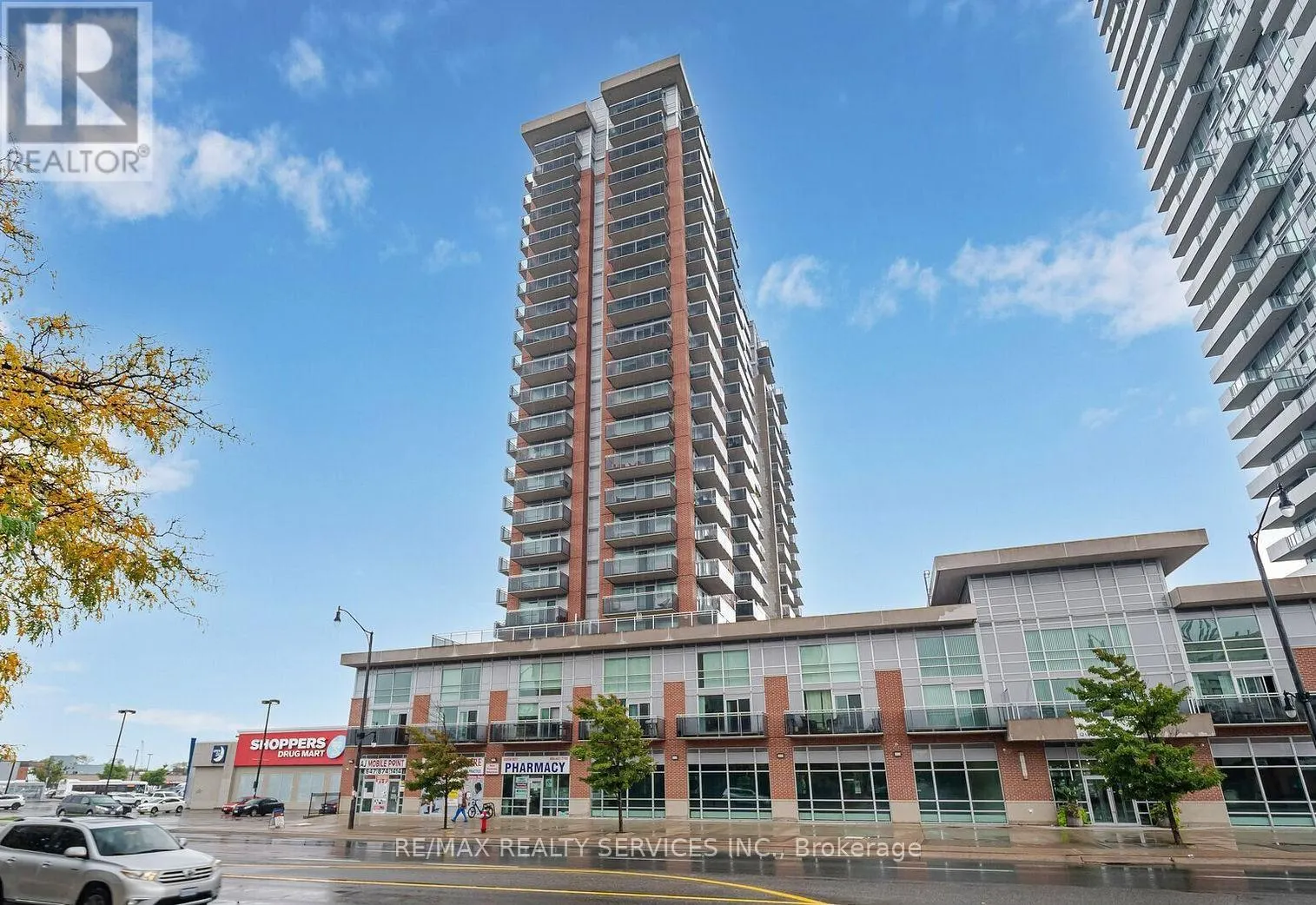 1201 - 215 QUEEN STREET E