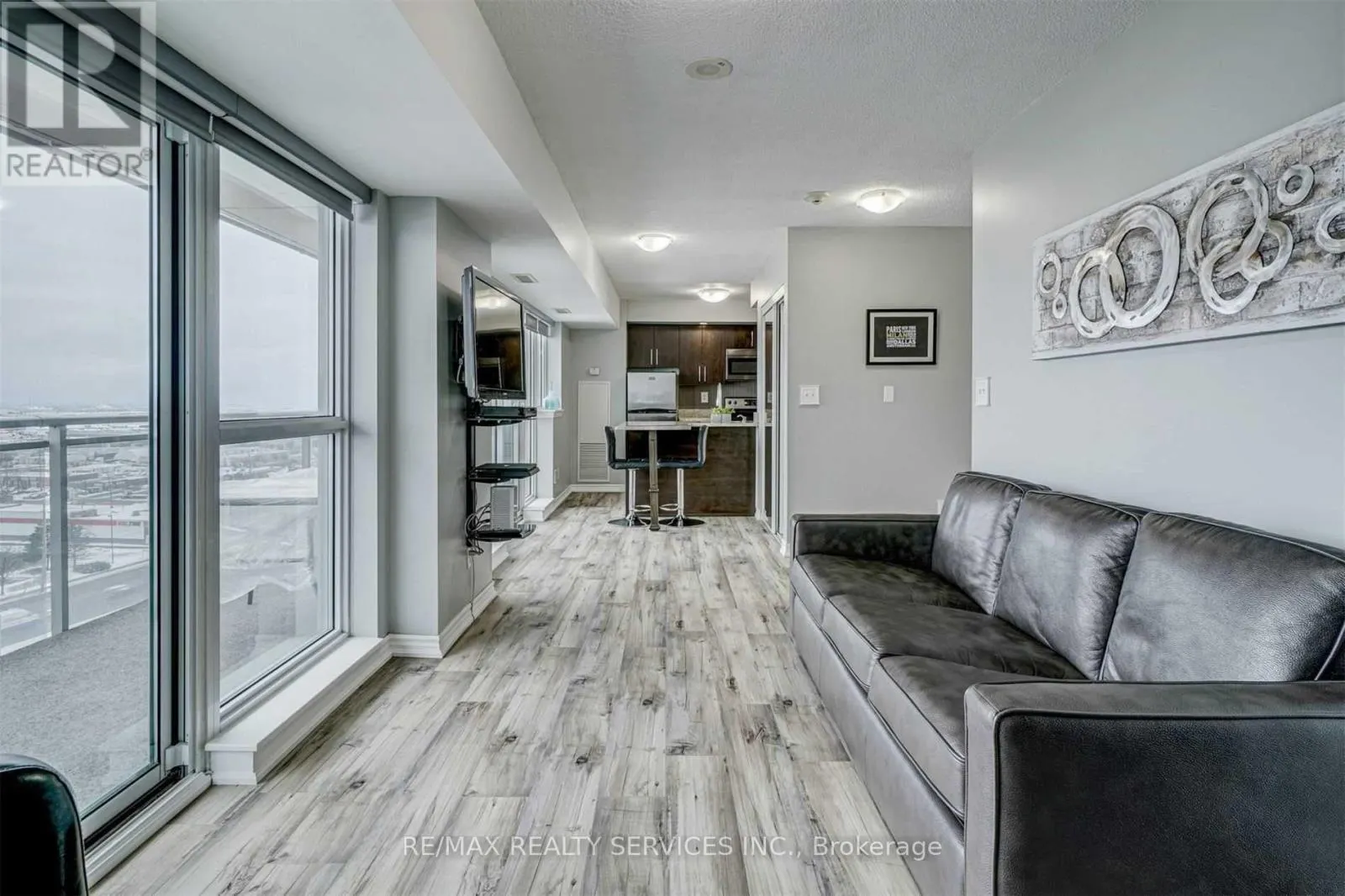 1201 - 215 QUEEN STREET E