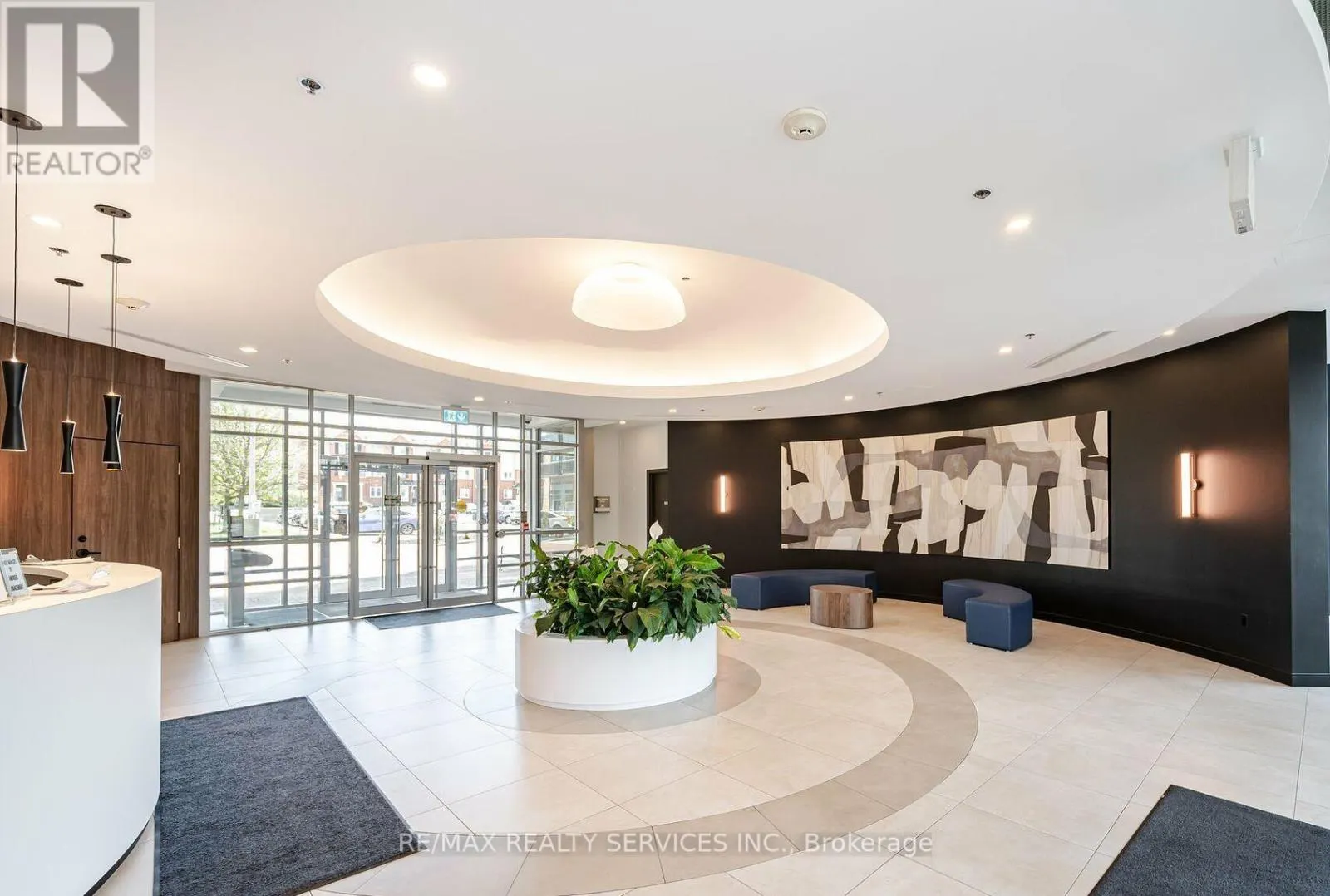 1201 - 215 QUEEN STREET E