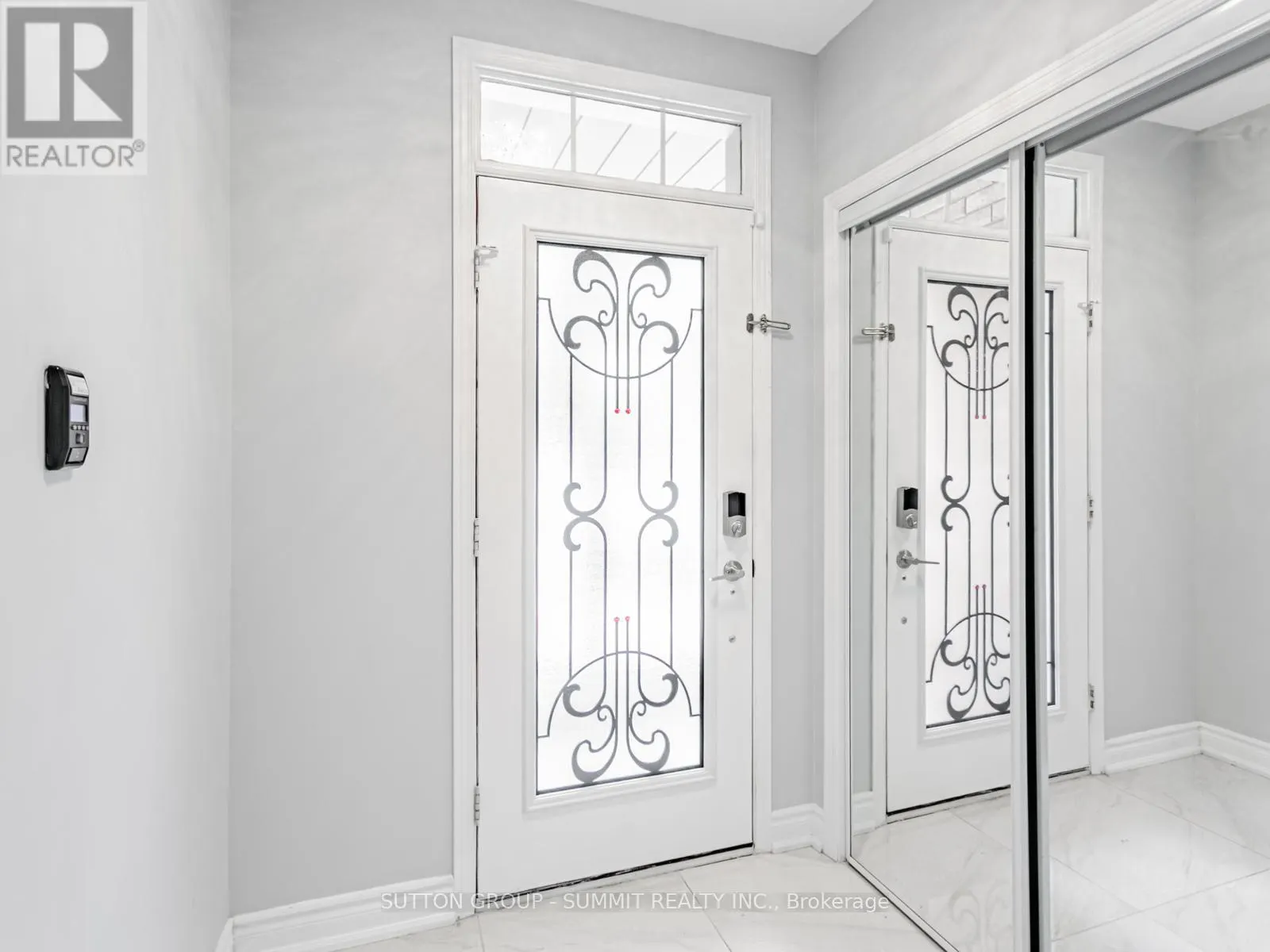 UPPER - 5453 PALMERSTON CRESCENT
