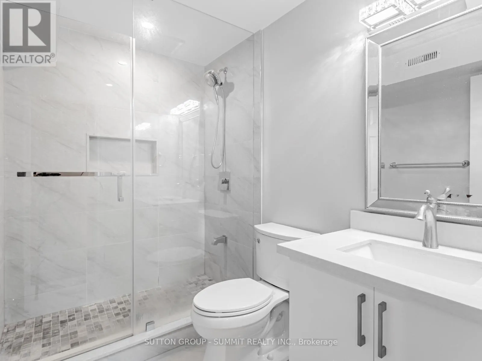 UPPER - 5453 PALMERSTON CRESCENT