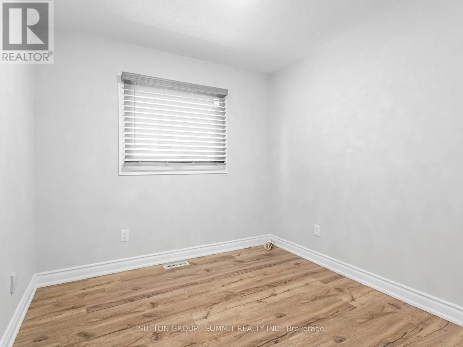 UPPER - 5453 PALMERSTON CRESCENT