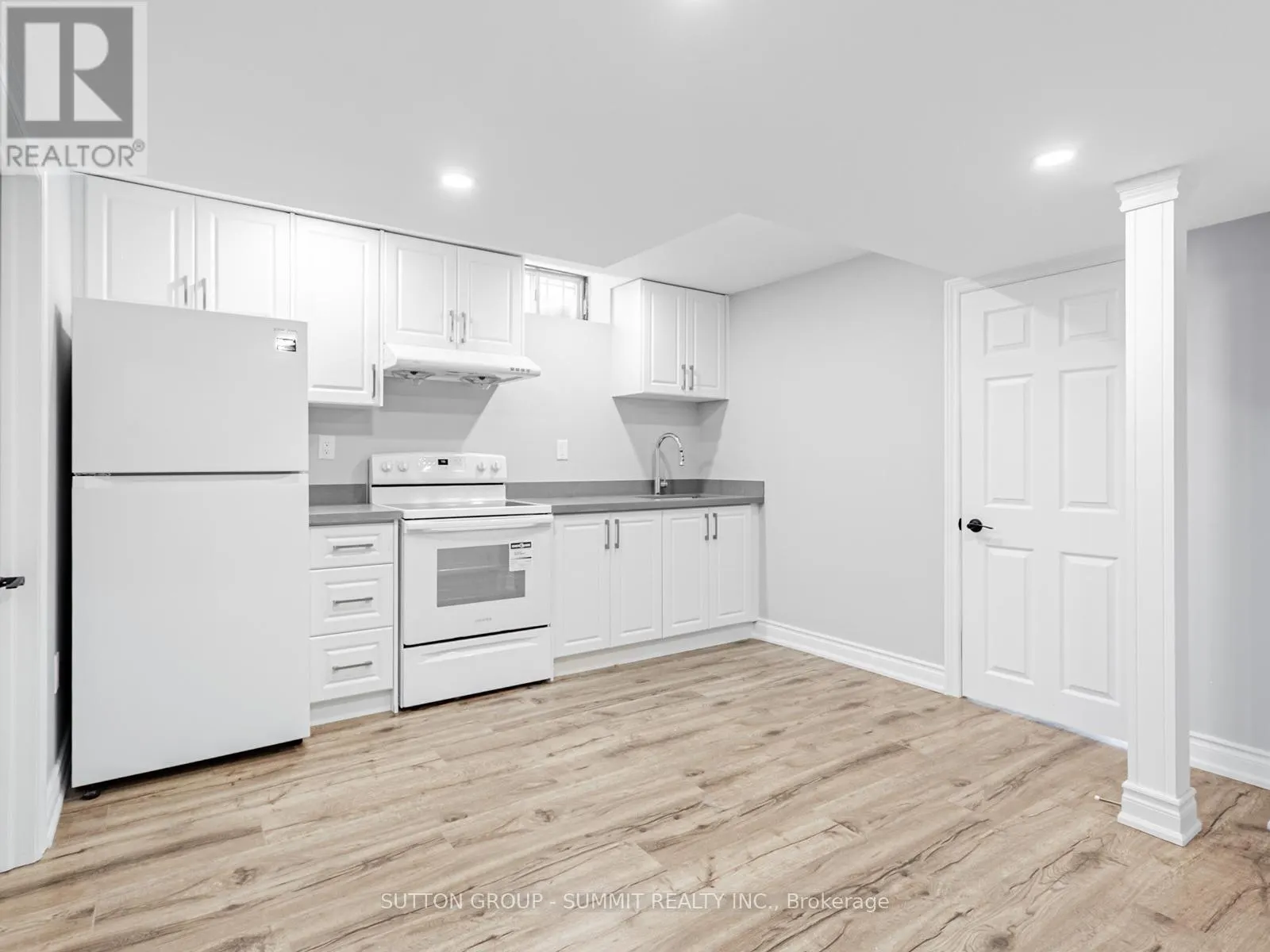 UPPER - 5453 PALMERSTON CRESCENT