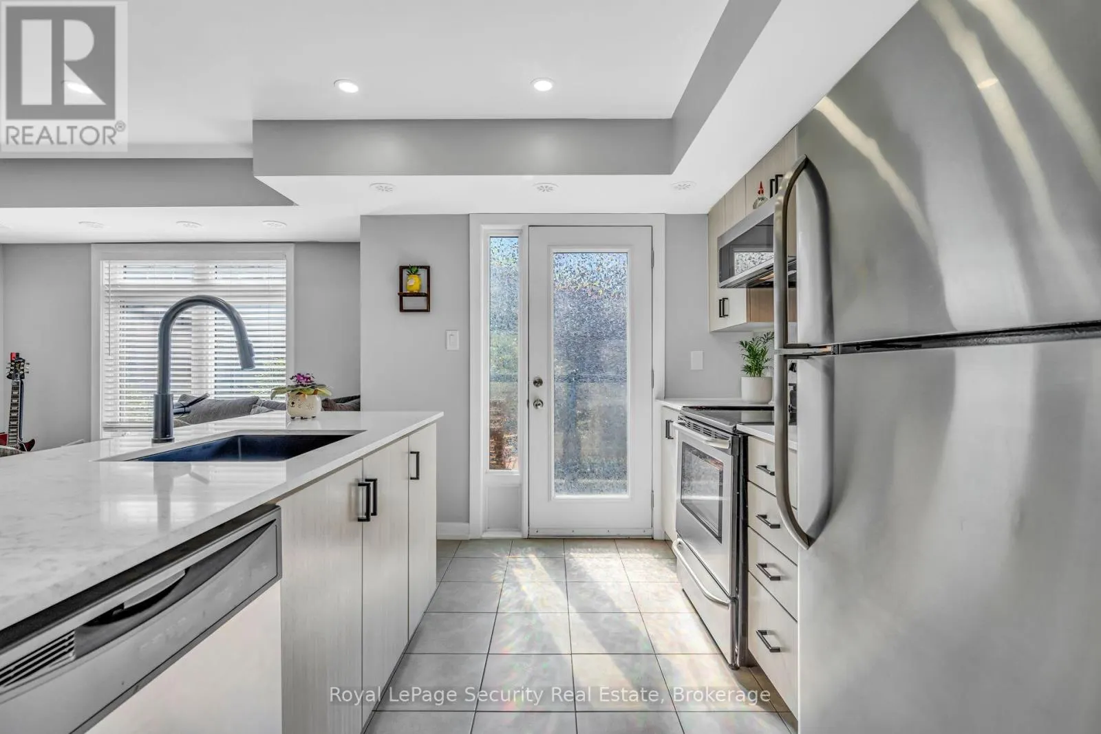 61 - 2315 SHEPPARD AVENUE W