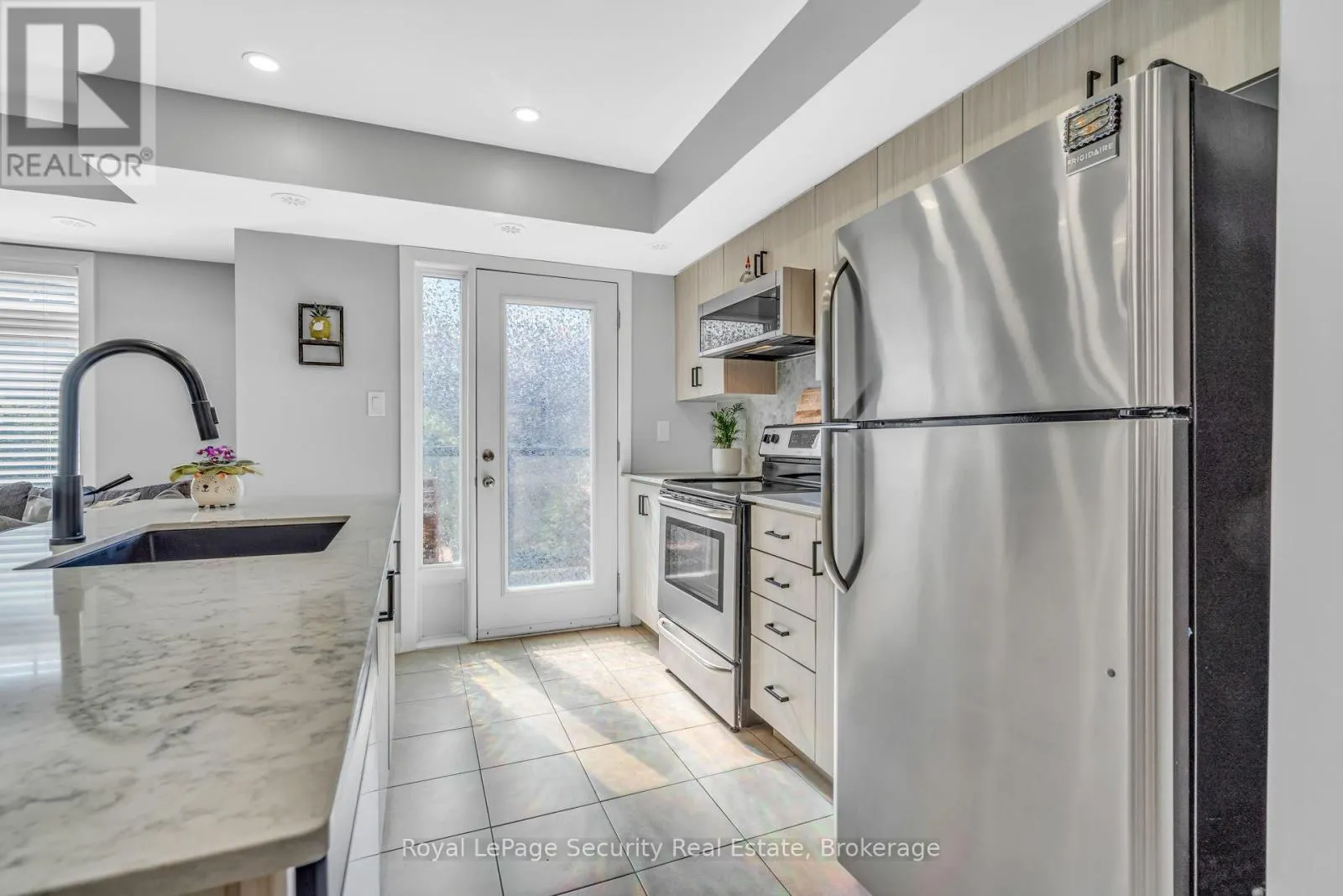 61 - 2315 SHEPPARD AVENUE W