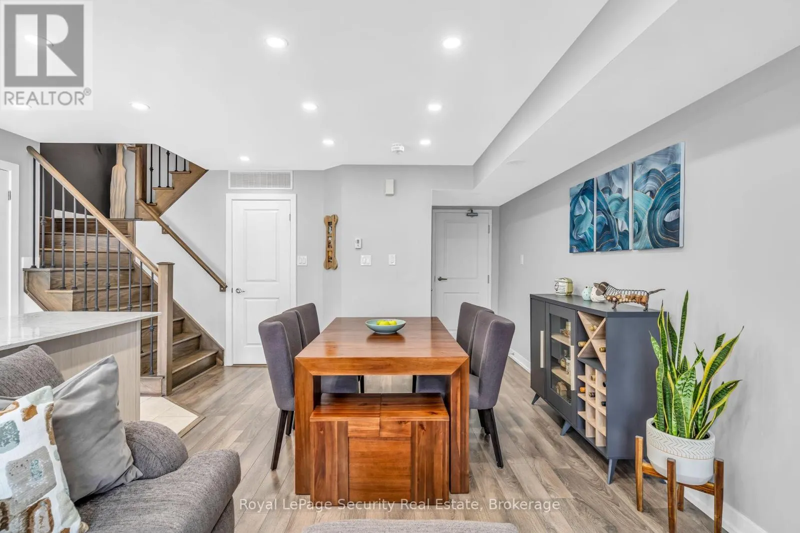61 - 2315 SHEPPARD AVENUE W