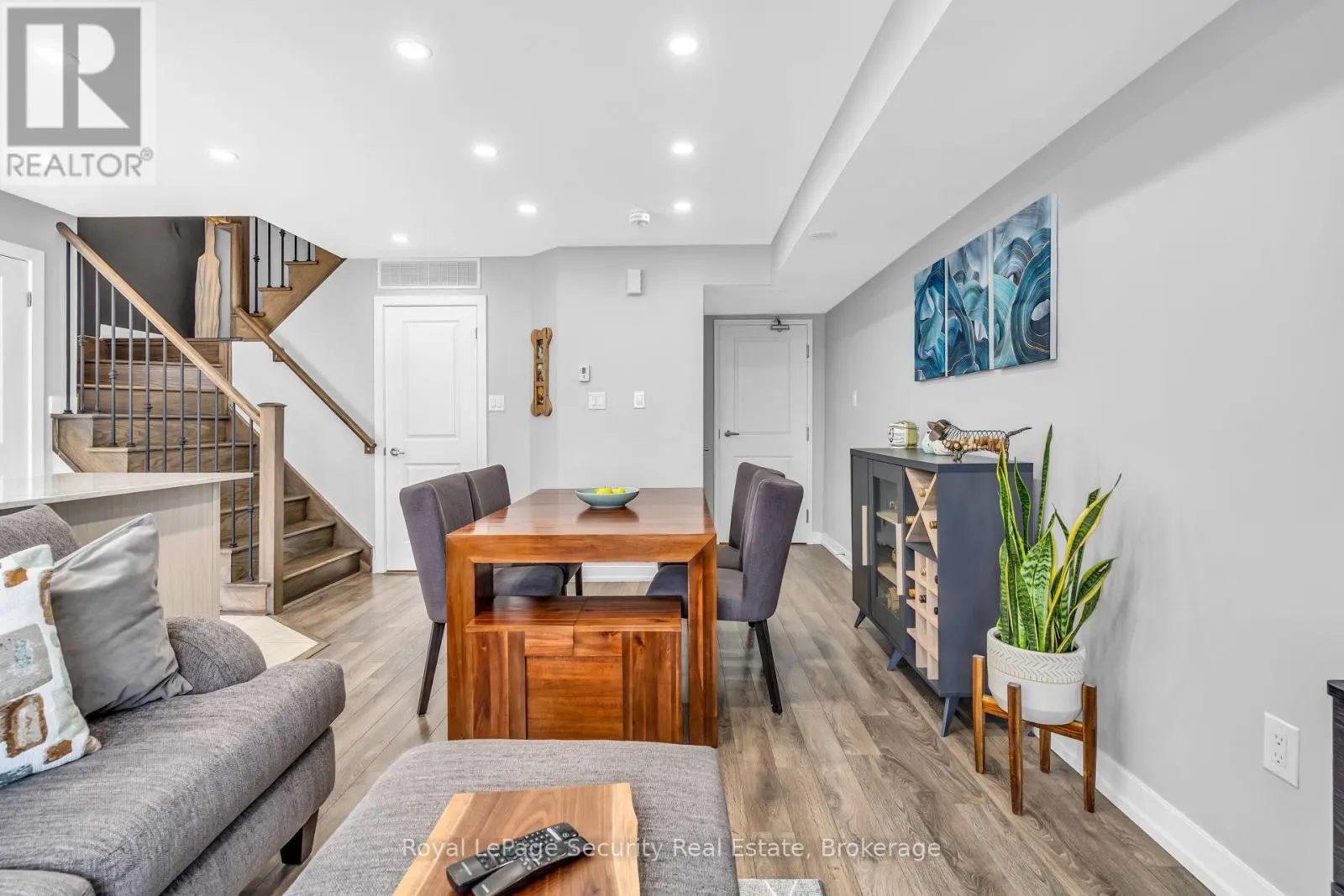 61 - 2315 SHEPPARD AVENUE W