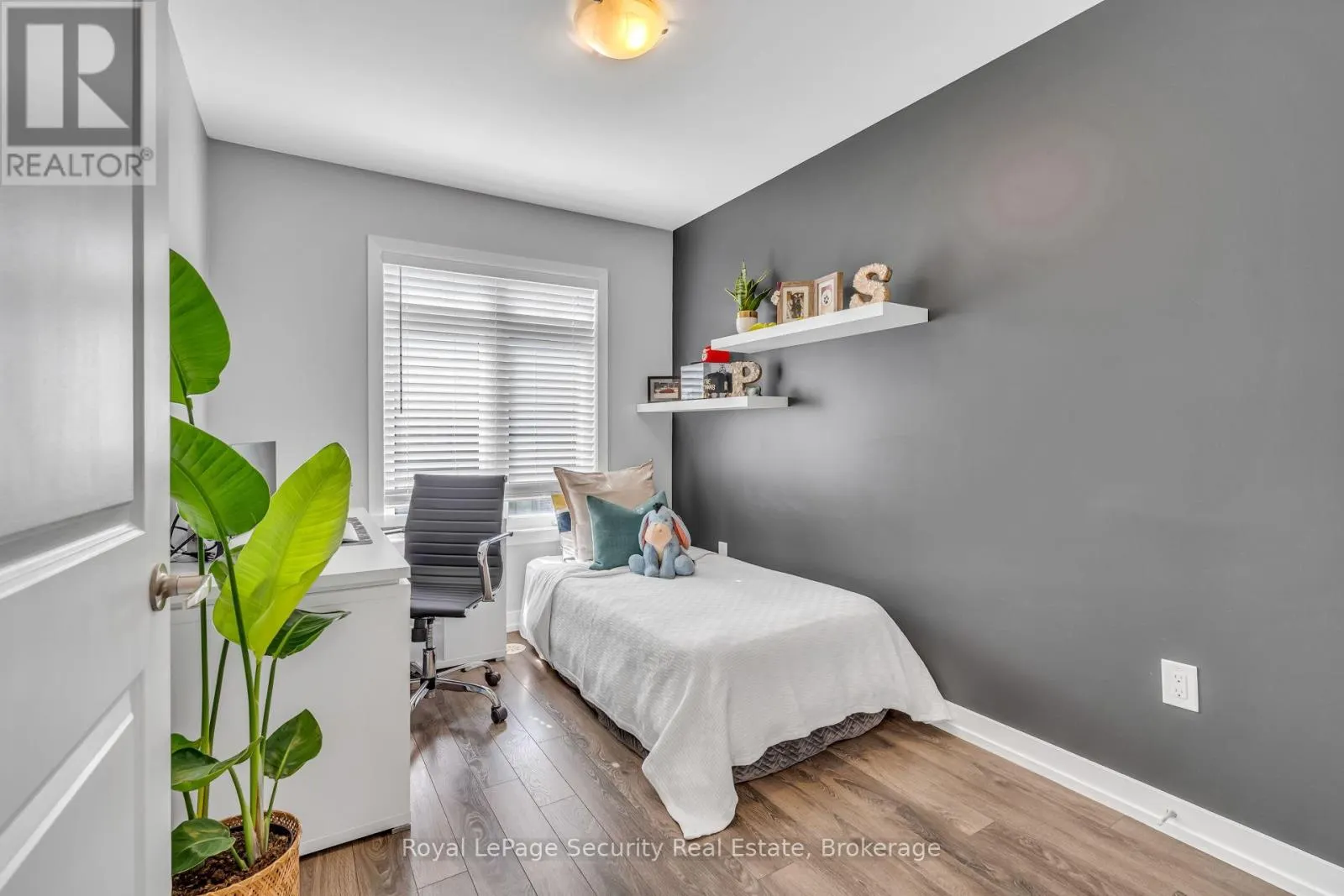 61 - 2315 SHEPPARD AVENUE W