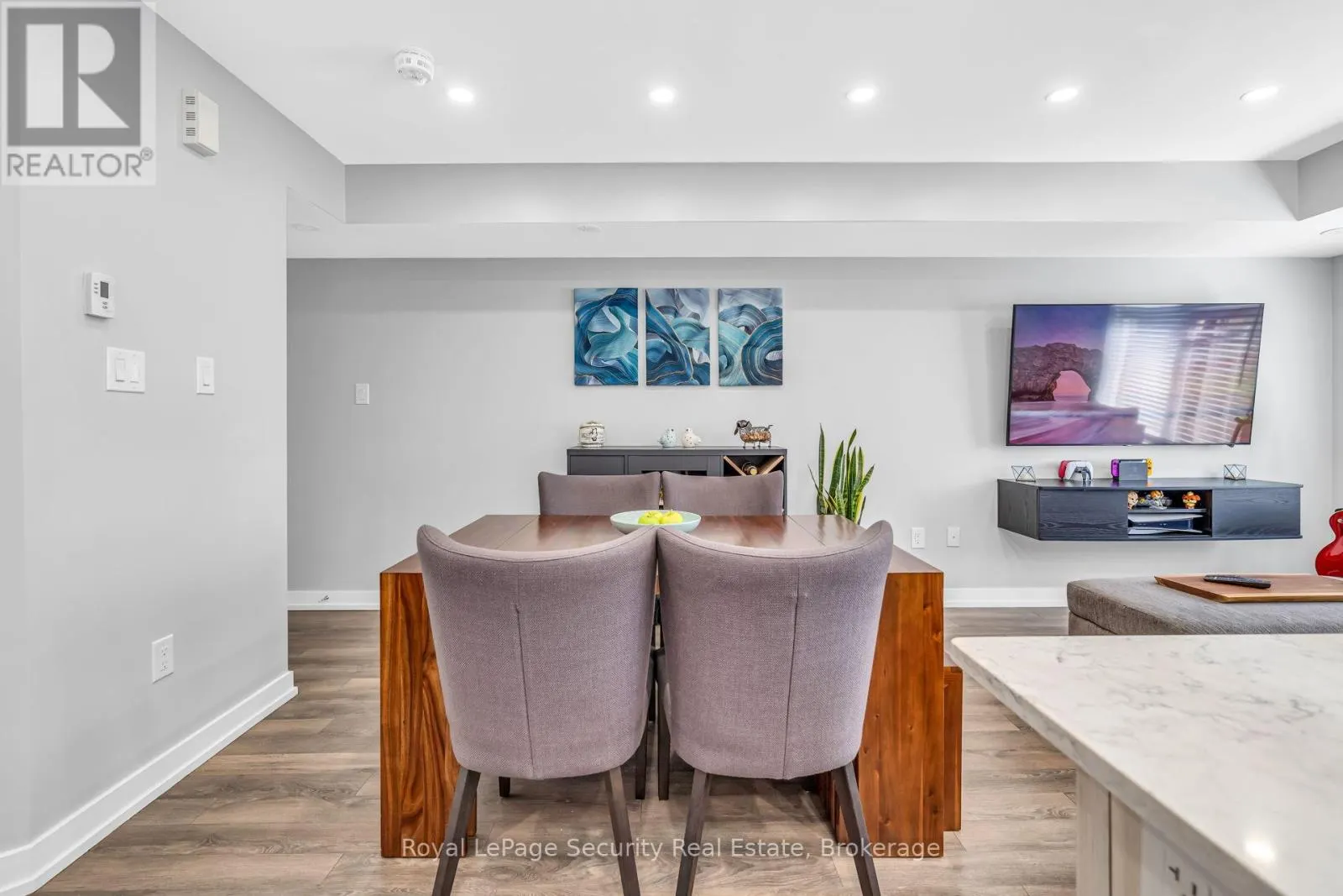 61 - 2315 SHEPPARD AVENUE W