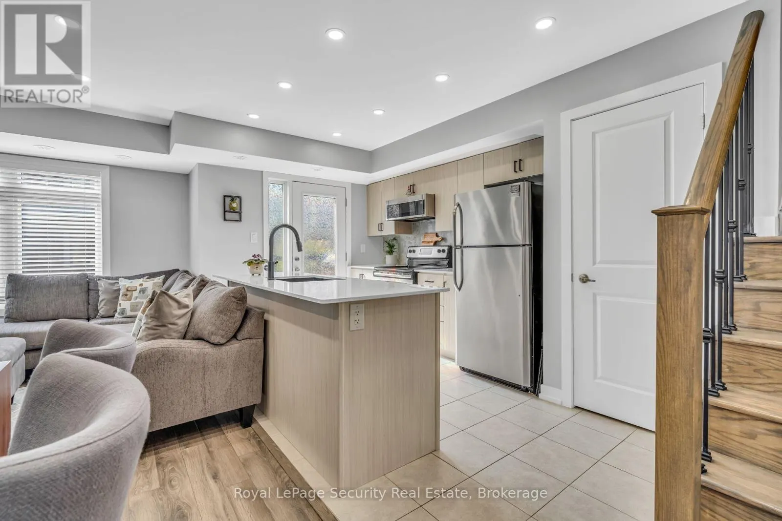 61 - 2315 SHEPPARD AVENUE W