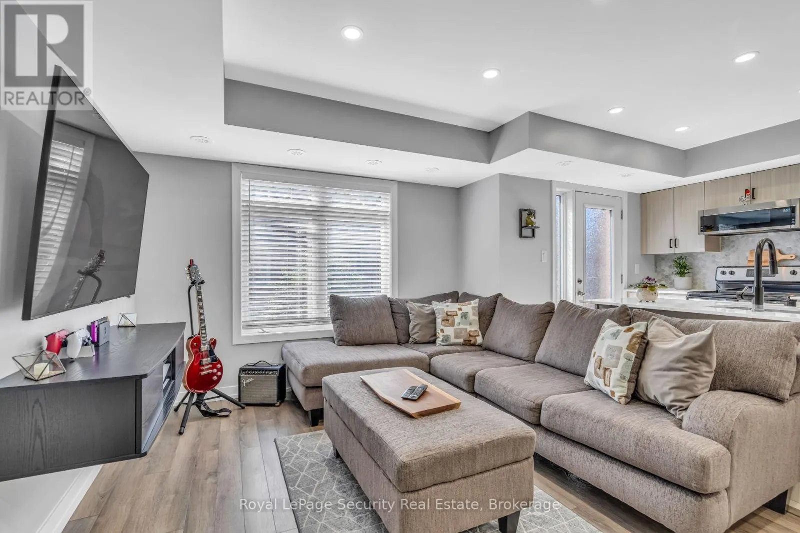 61 - 2315 SHEPPARD AVENUE W