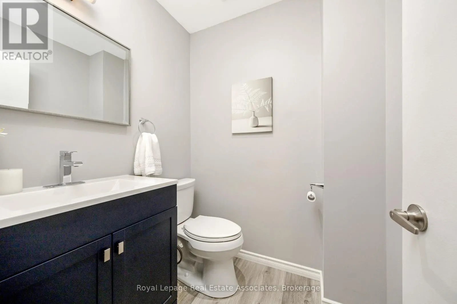 3104 AUTUMN HILL CRESCENT