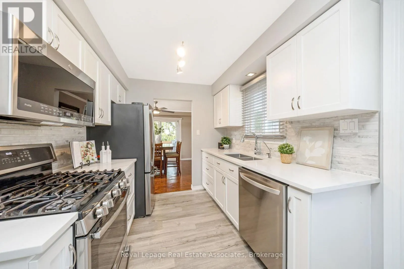 3104 AUTUMN HILL CRESCENT