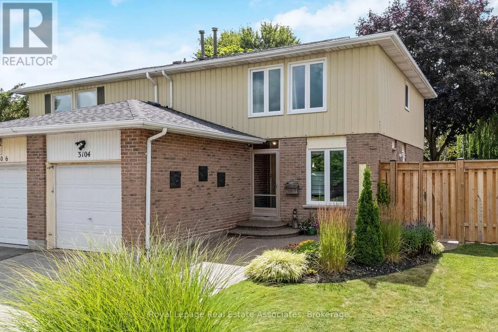 3104 AUTUMN HILL CRESCENT