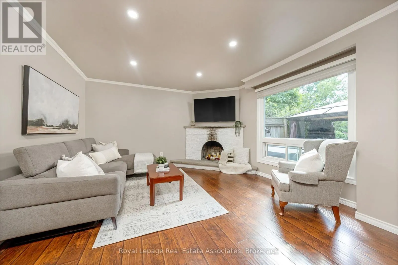 3104 AUTUMN HILL CRESCENT