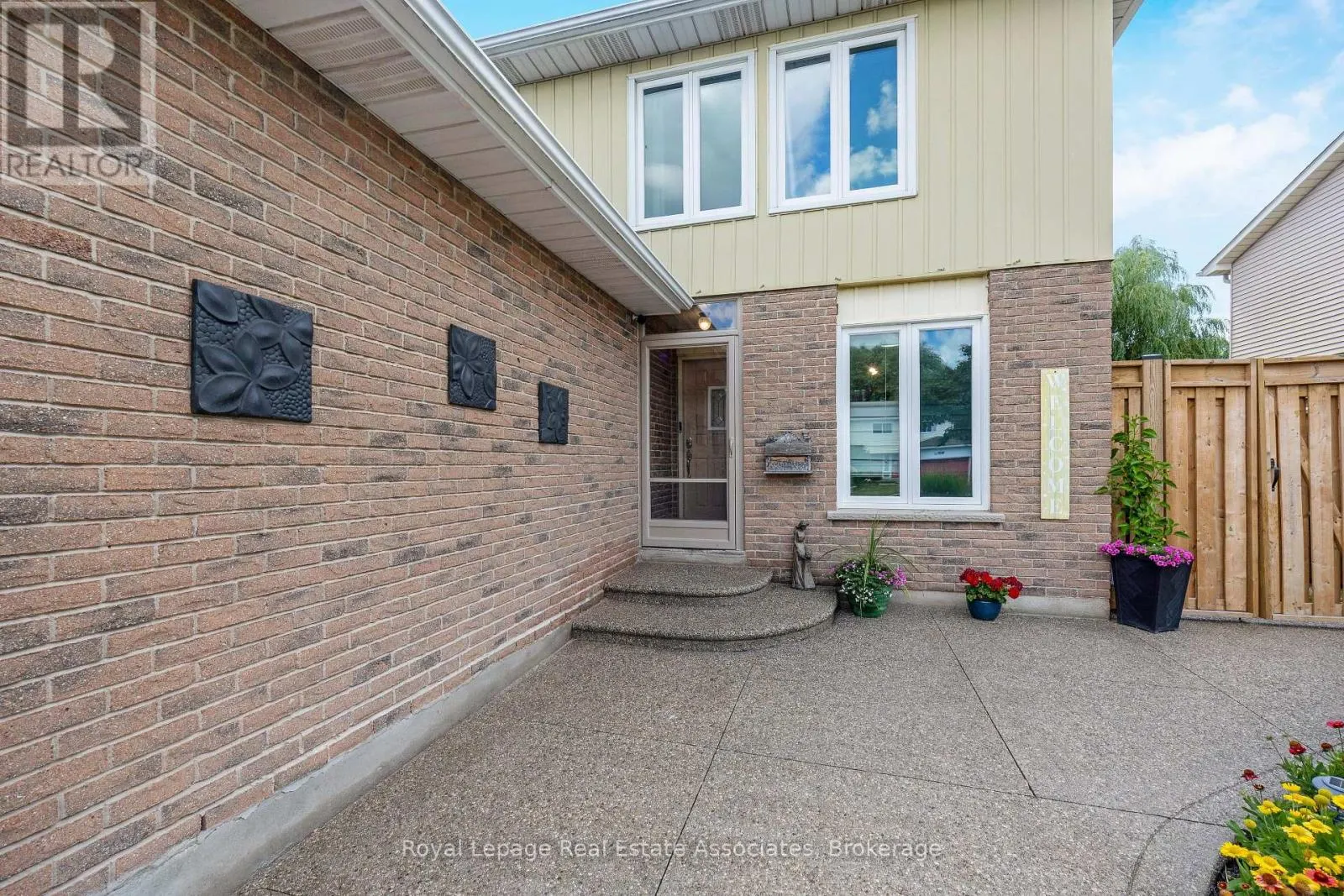 3104 AUTUMN HILL CRESCENT