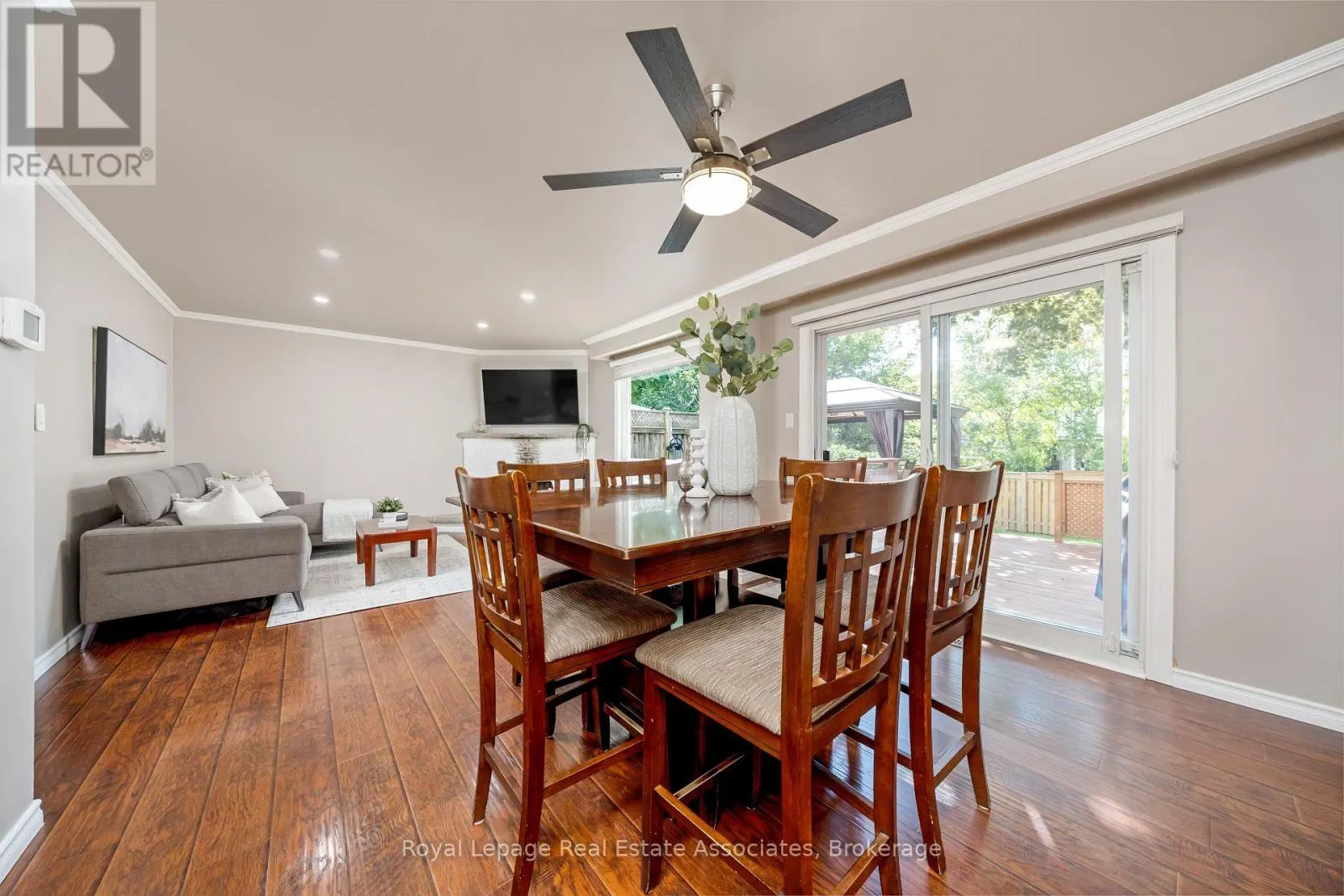 3104 AUTUMN HILL CRESCENT