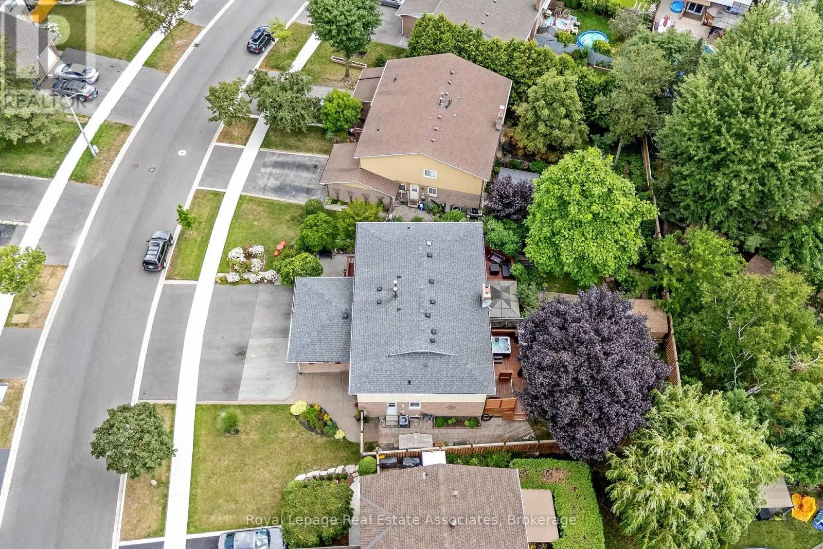 3104 AUTUMN HILL CRESCENT