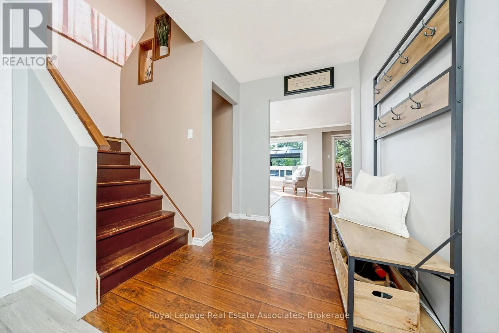3104 AUTUMN HILL CRESCENT