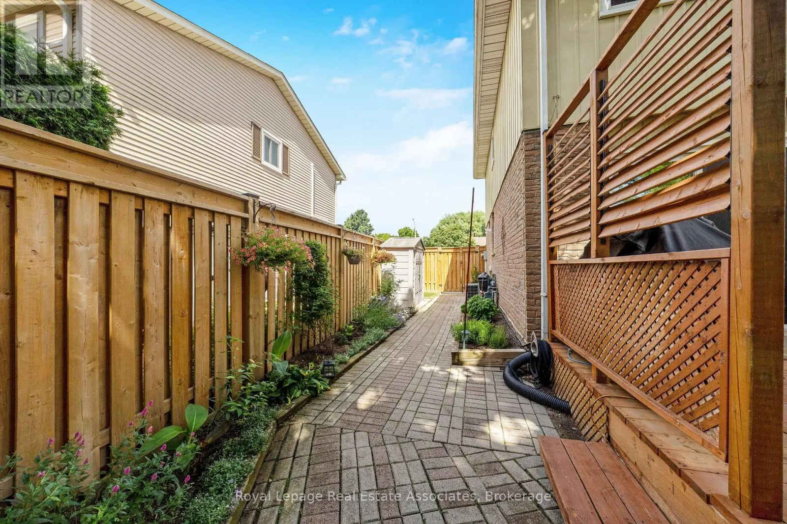 3104 AUTUMN HILL CRESCENT