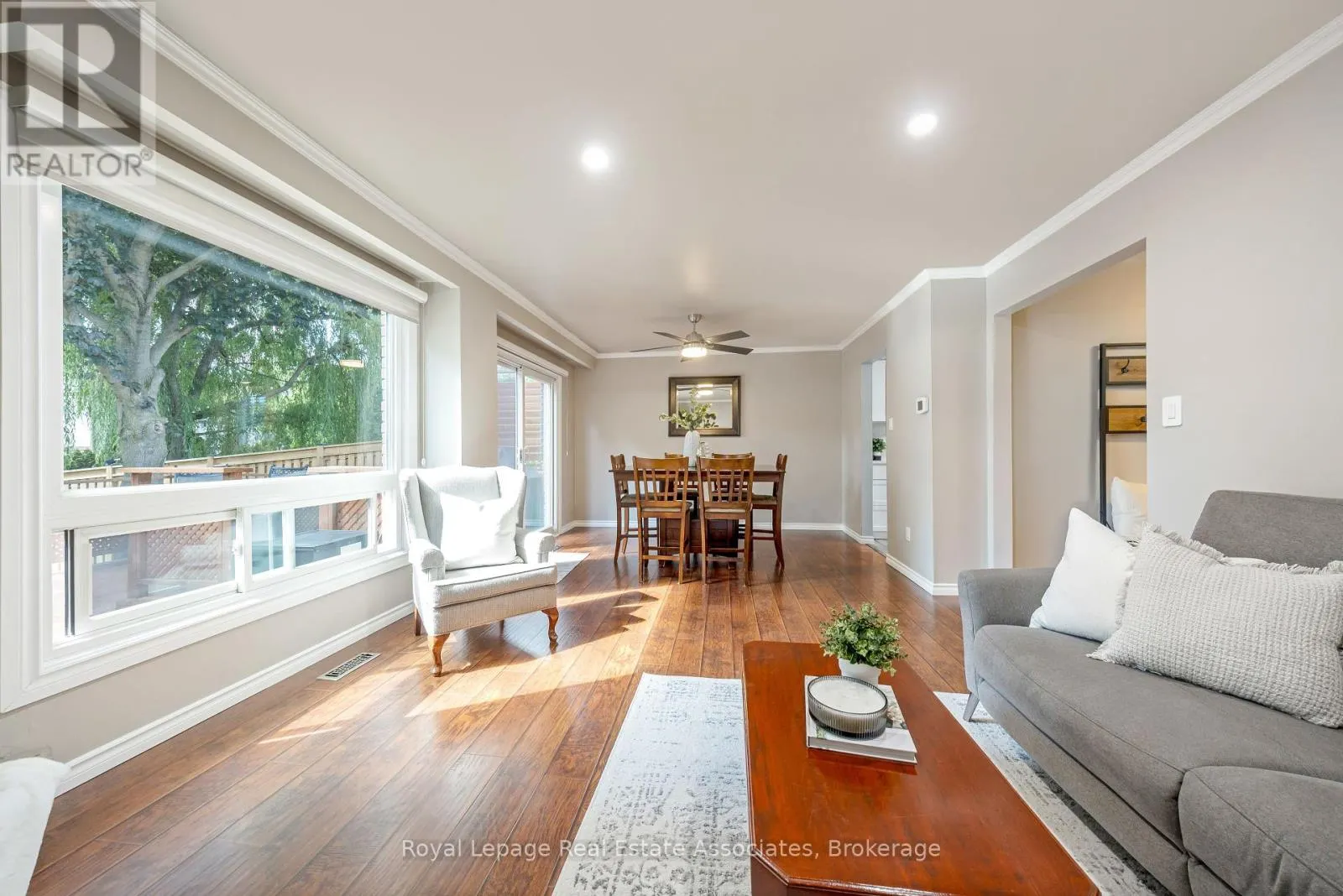 3104 AUTUMN HILL CRESCENT