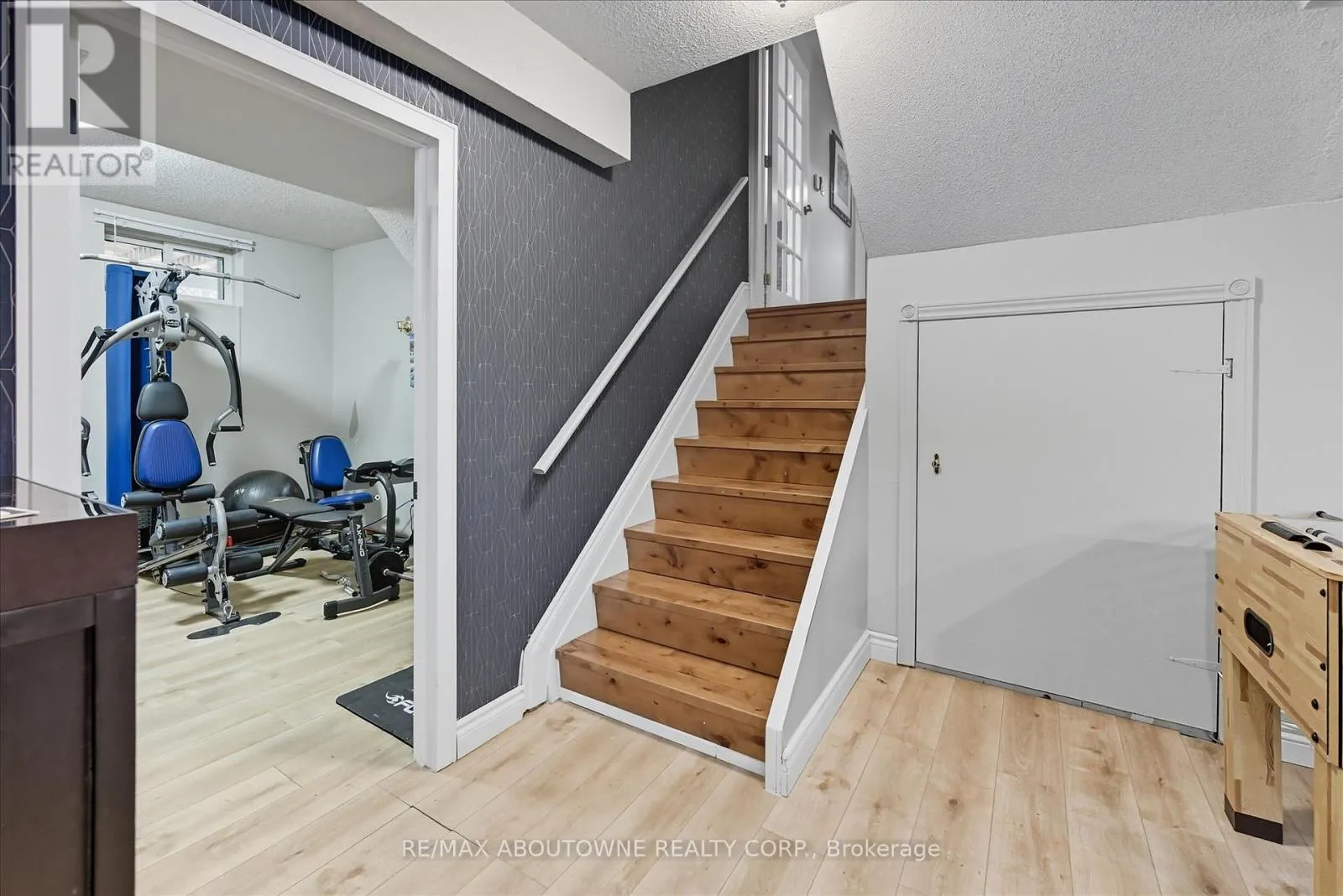 2490 TREVOR DRIVE