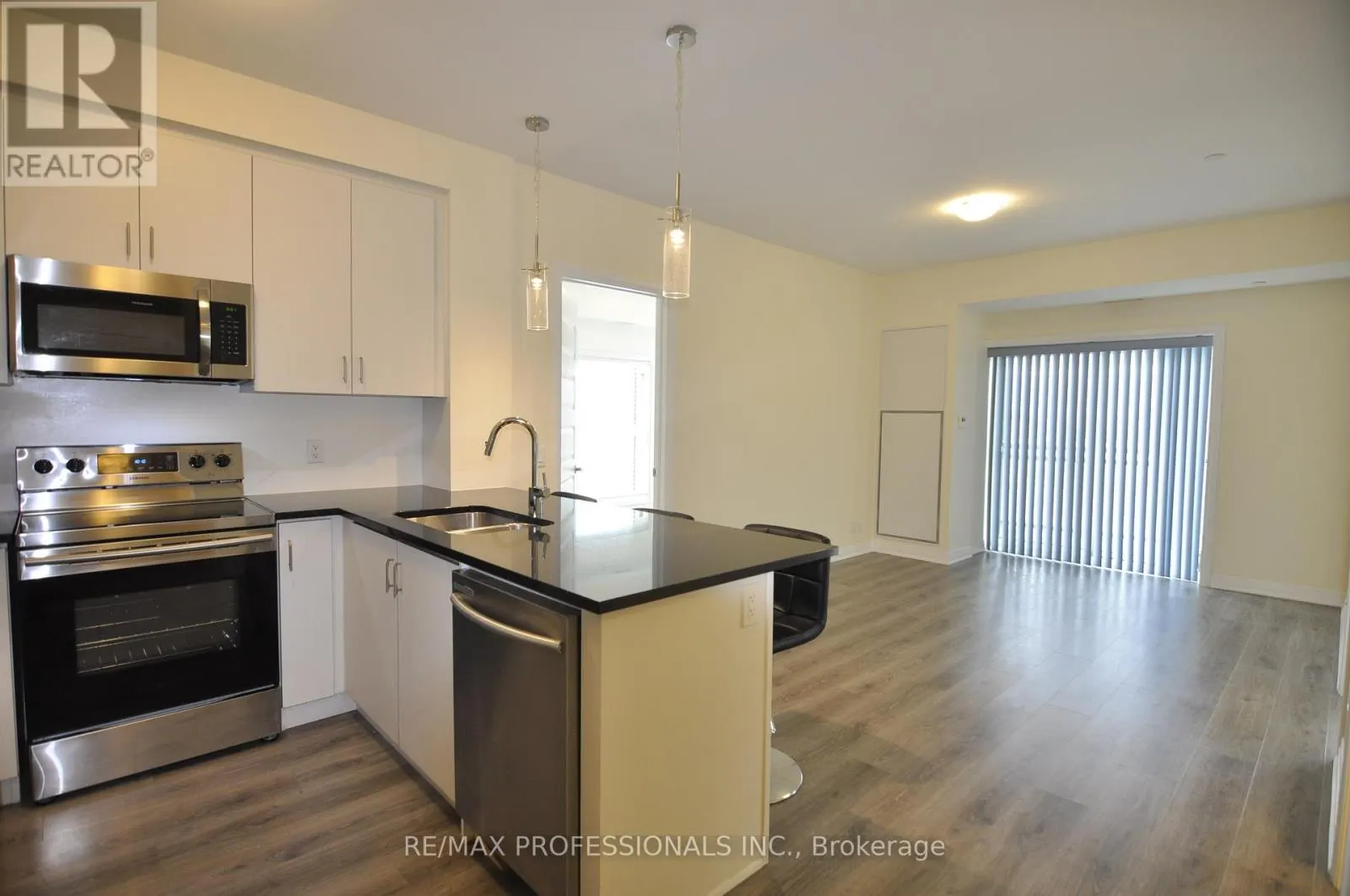 128 GROVEWOOD COMMON