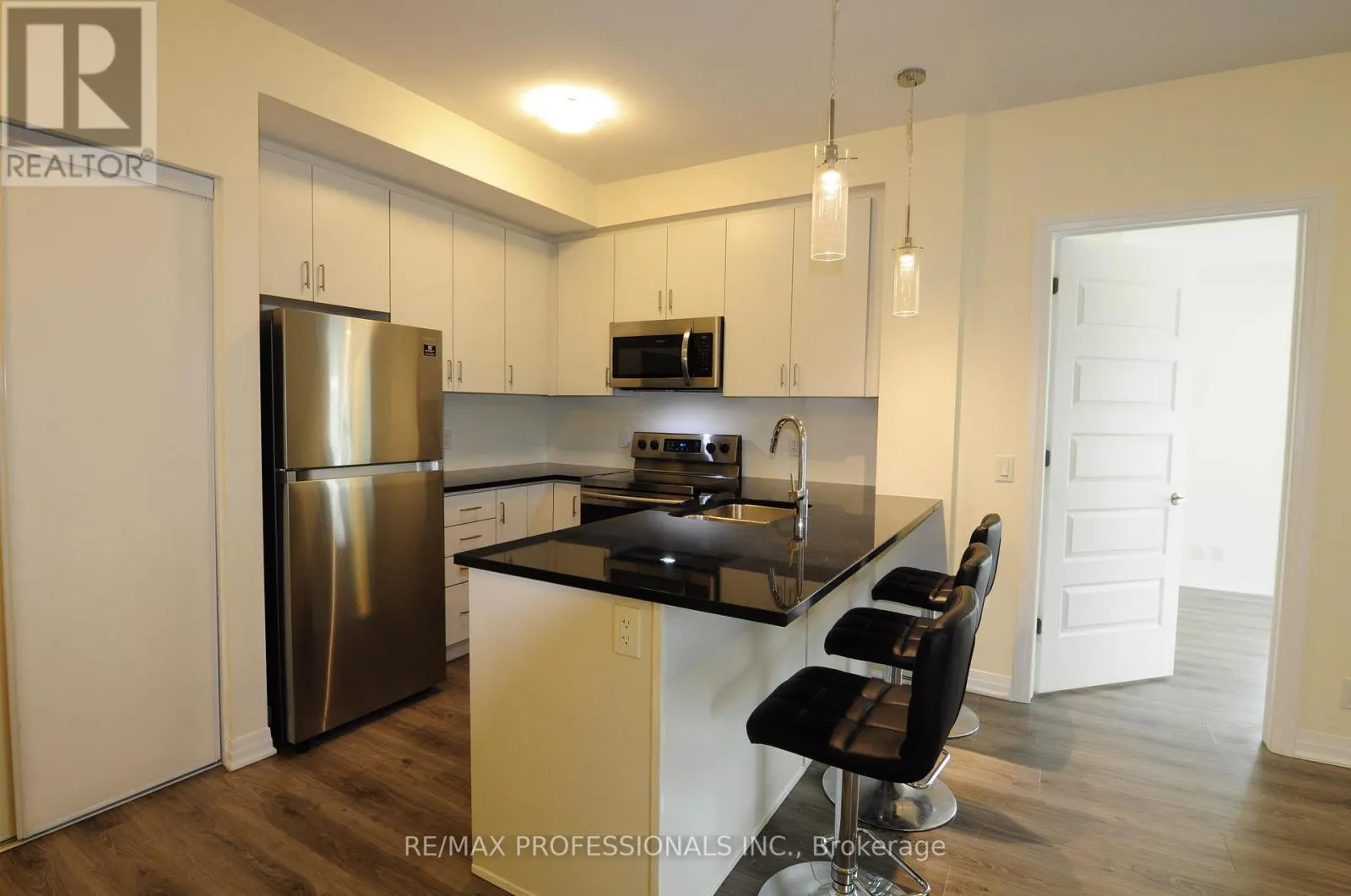 128 GROVEWOOD COMMON