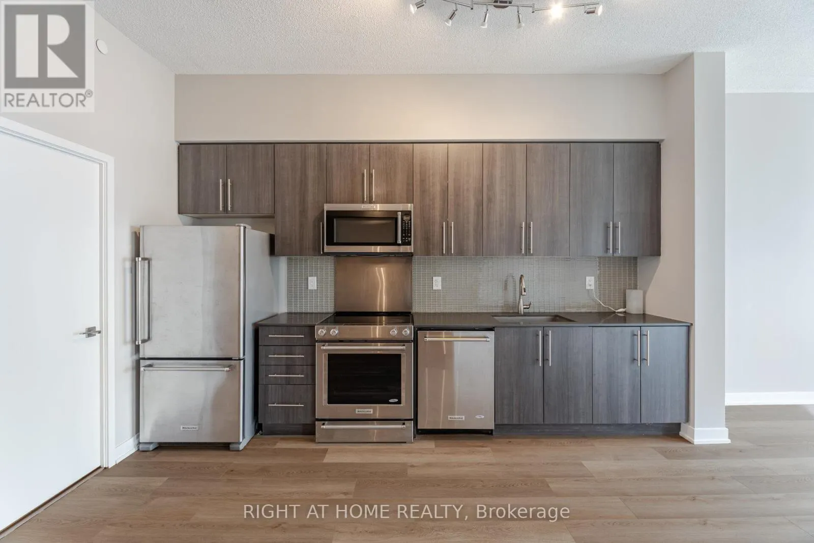 715 - 4011 BRICKSTONE MEWS