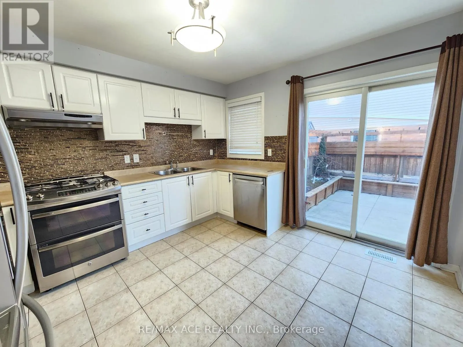 32 KEATS TERRACE