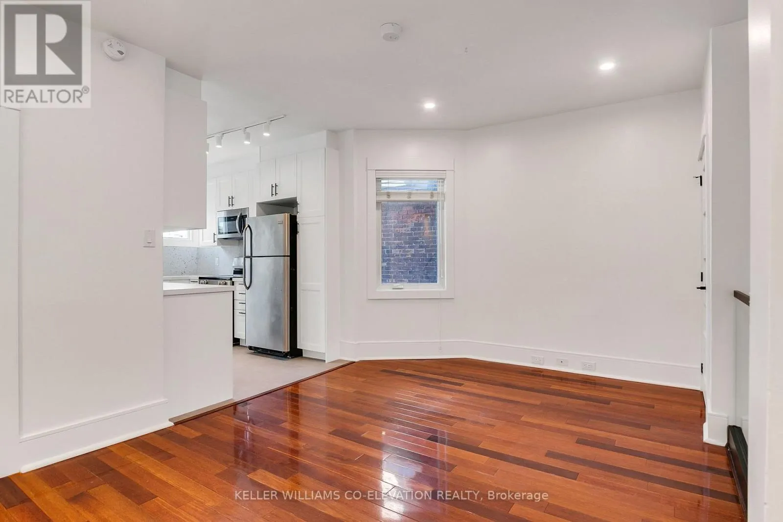 UPPER - 20 KENNETH AVENUE
