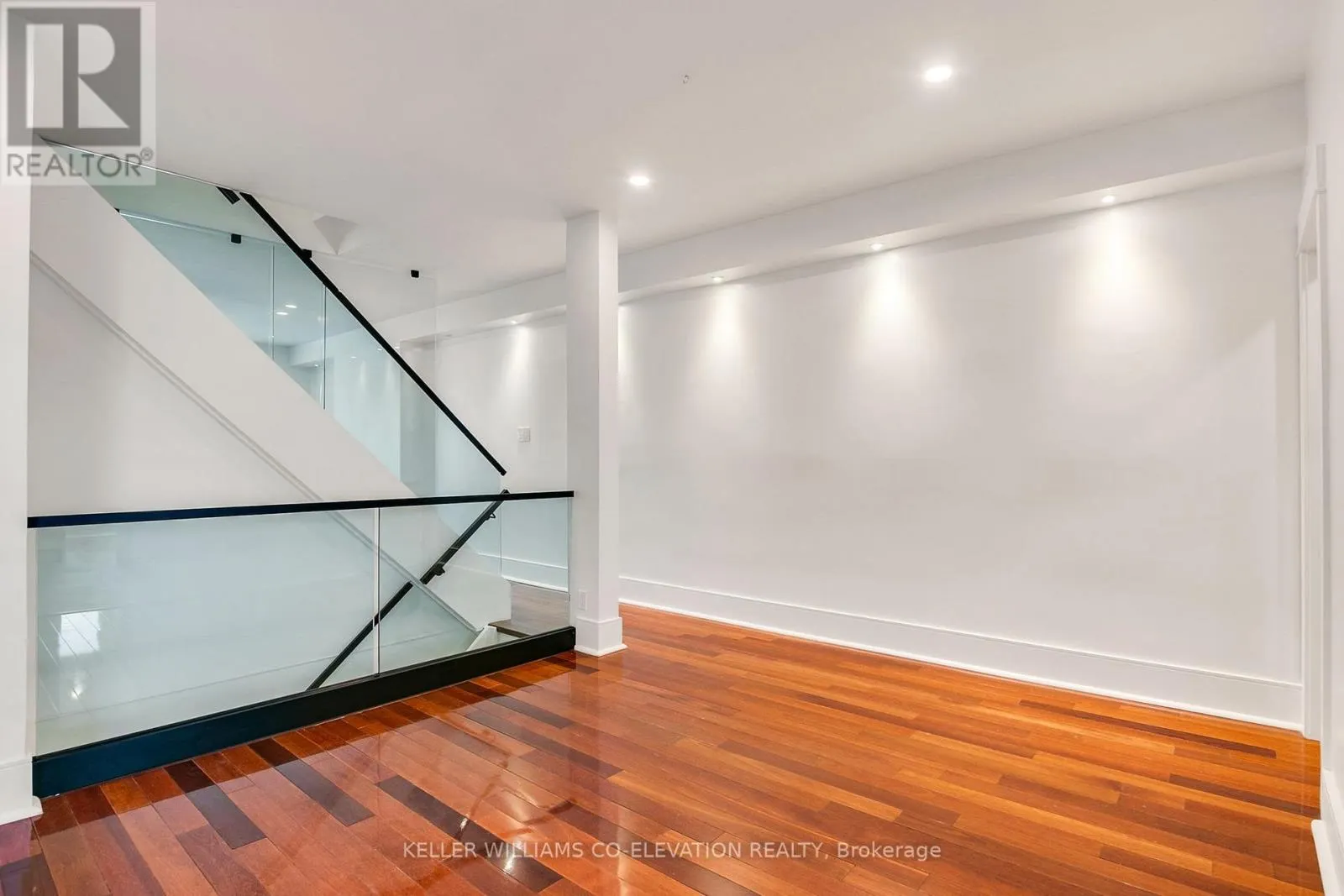 UPPER - 20 KENNETH AVENUE