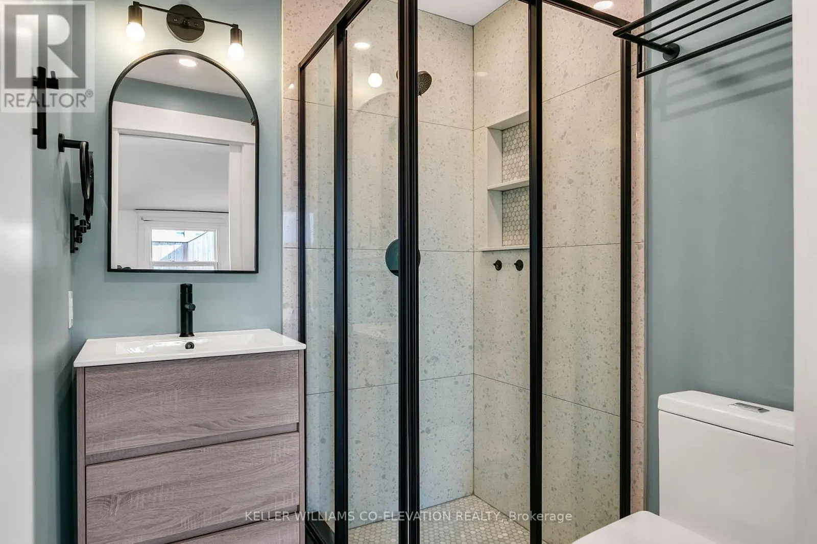 UPPER - 20 KENNETH AVENUE