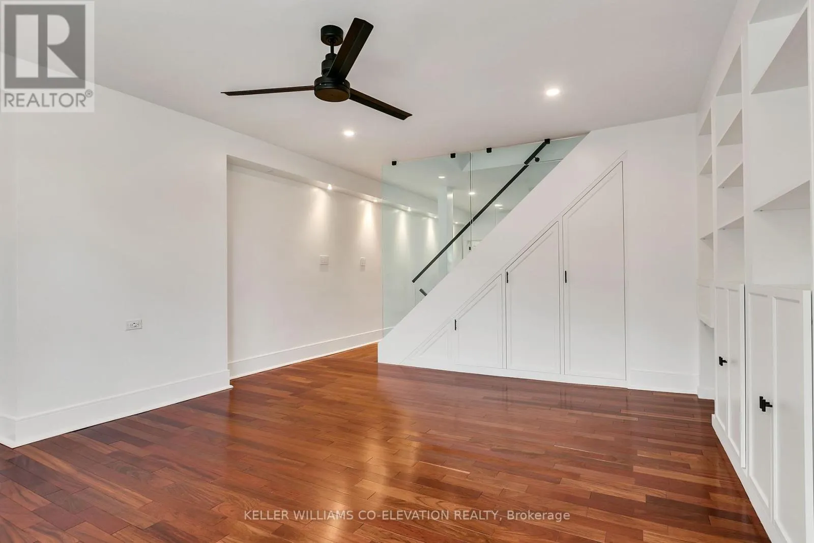 UPPER - 20 KENNETH AVENUE