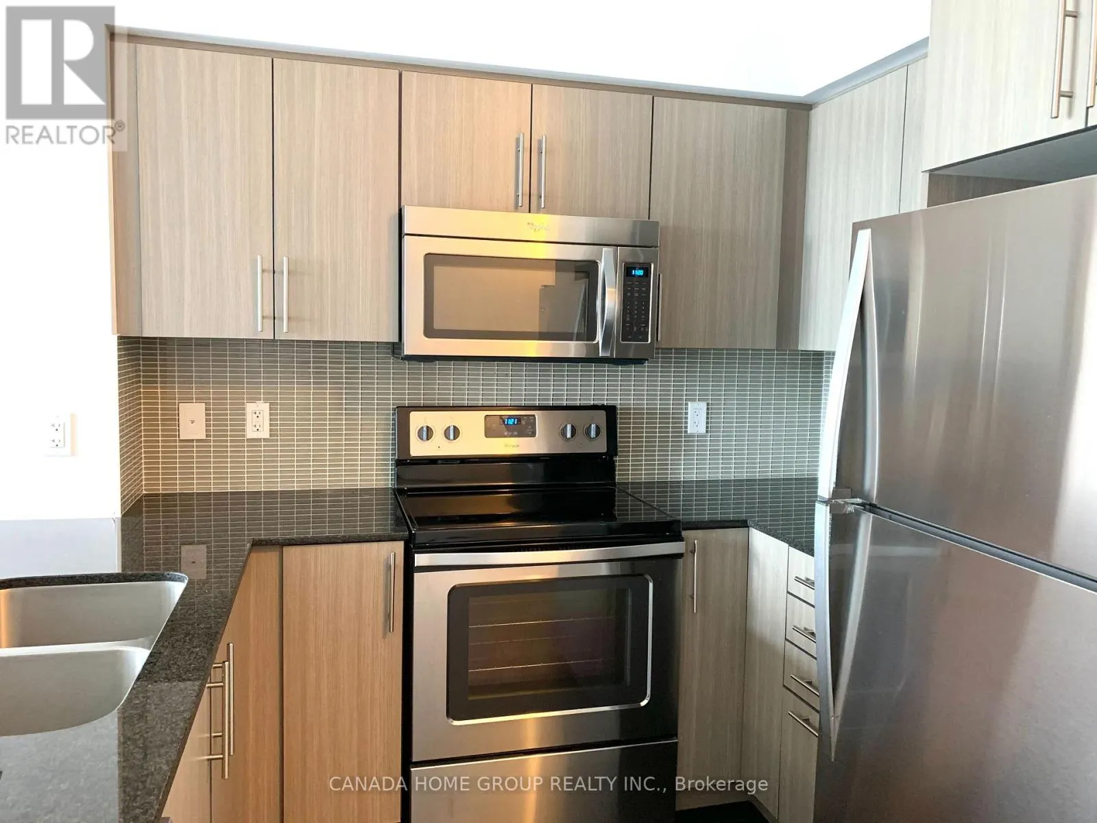 1410 - 65 SPEERS ROAD
