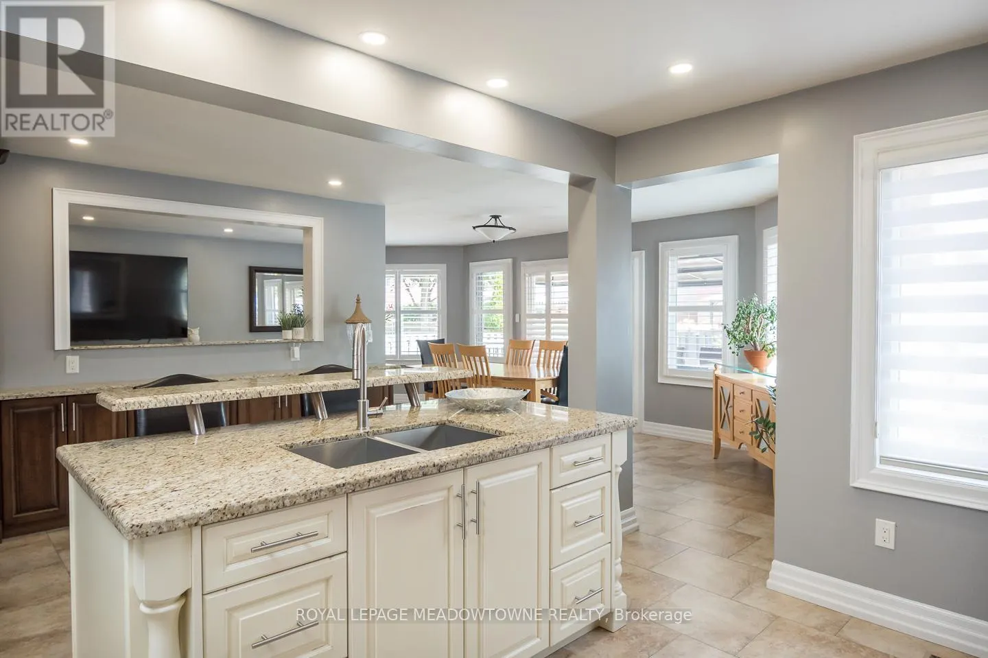 5971 GROSSBEAK DRIVE