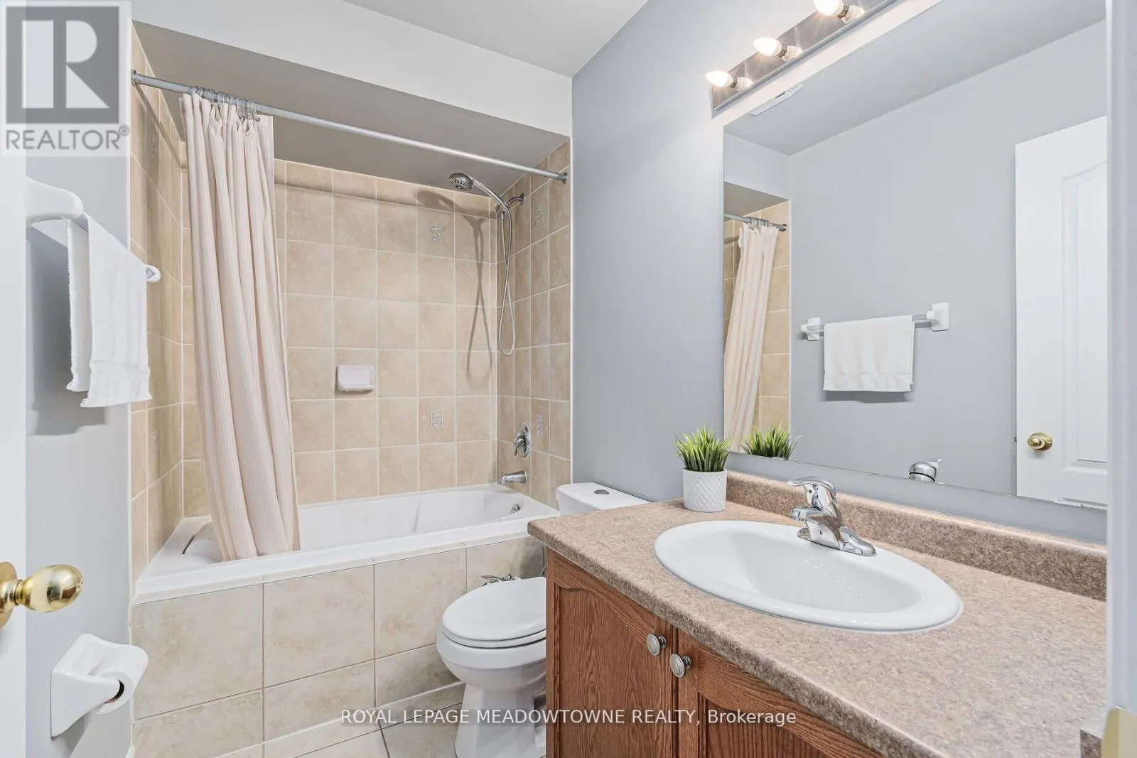 11 - 102 CEDARBROOK ROAD