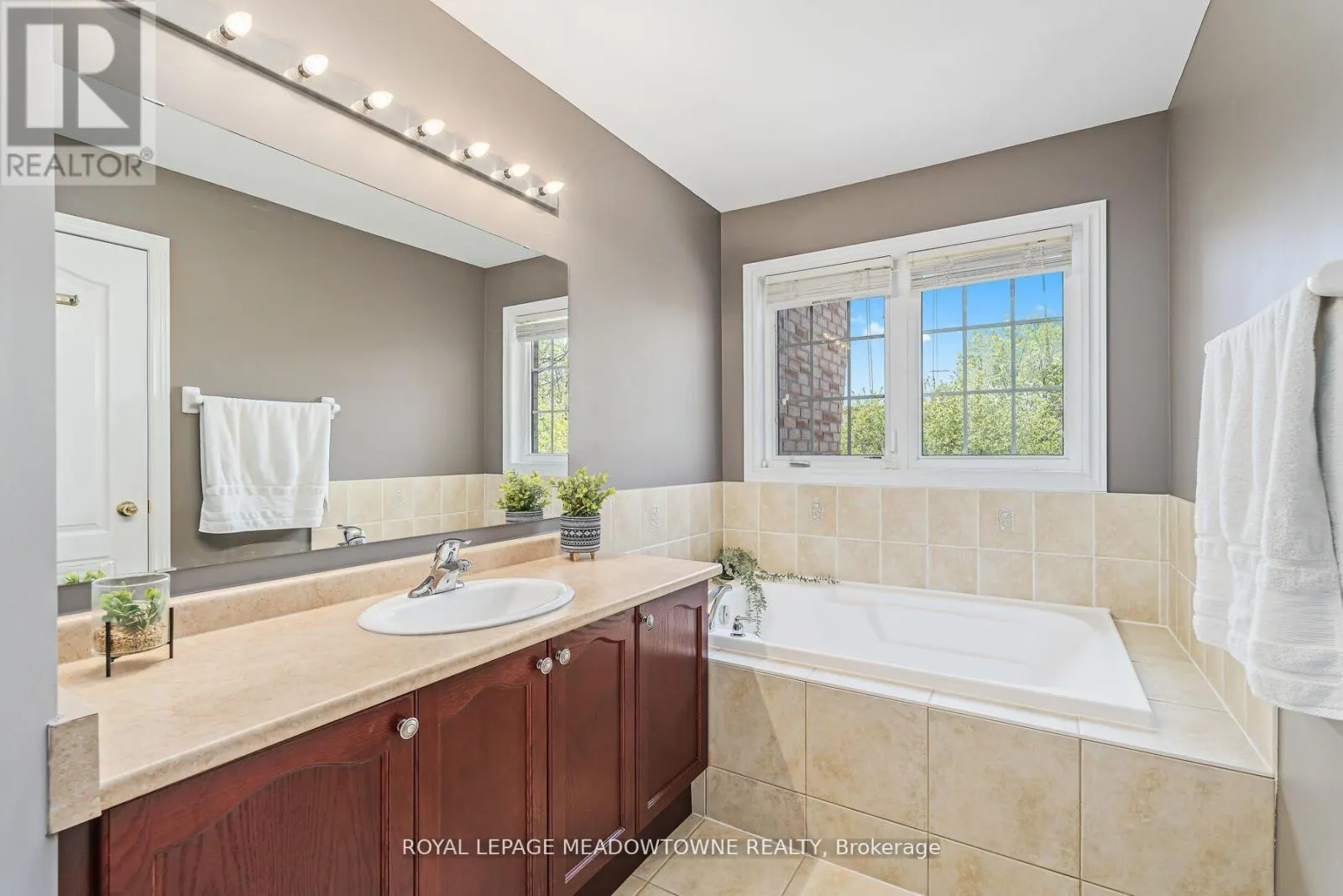 11 - 102 CEDARBROOK ROAD