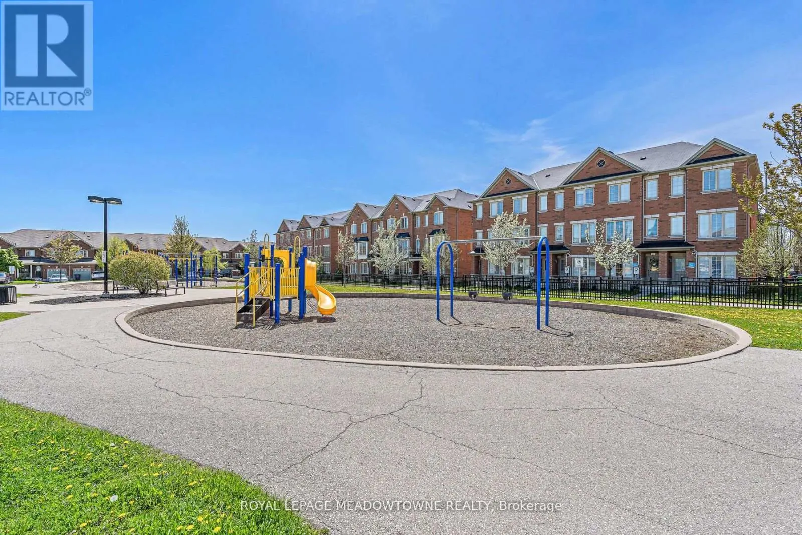 11 - 102 CEDARBROOK ROAD