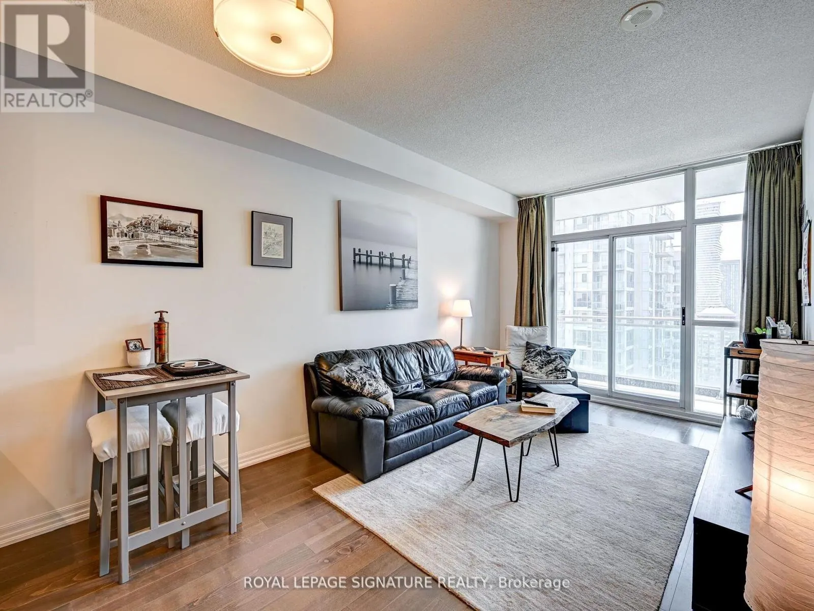 2712 - 223 WEBB DRIVE