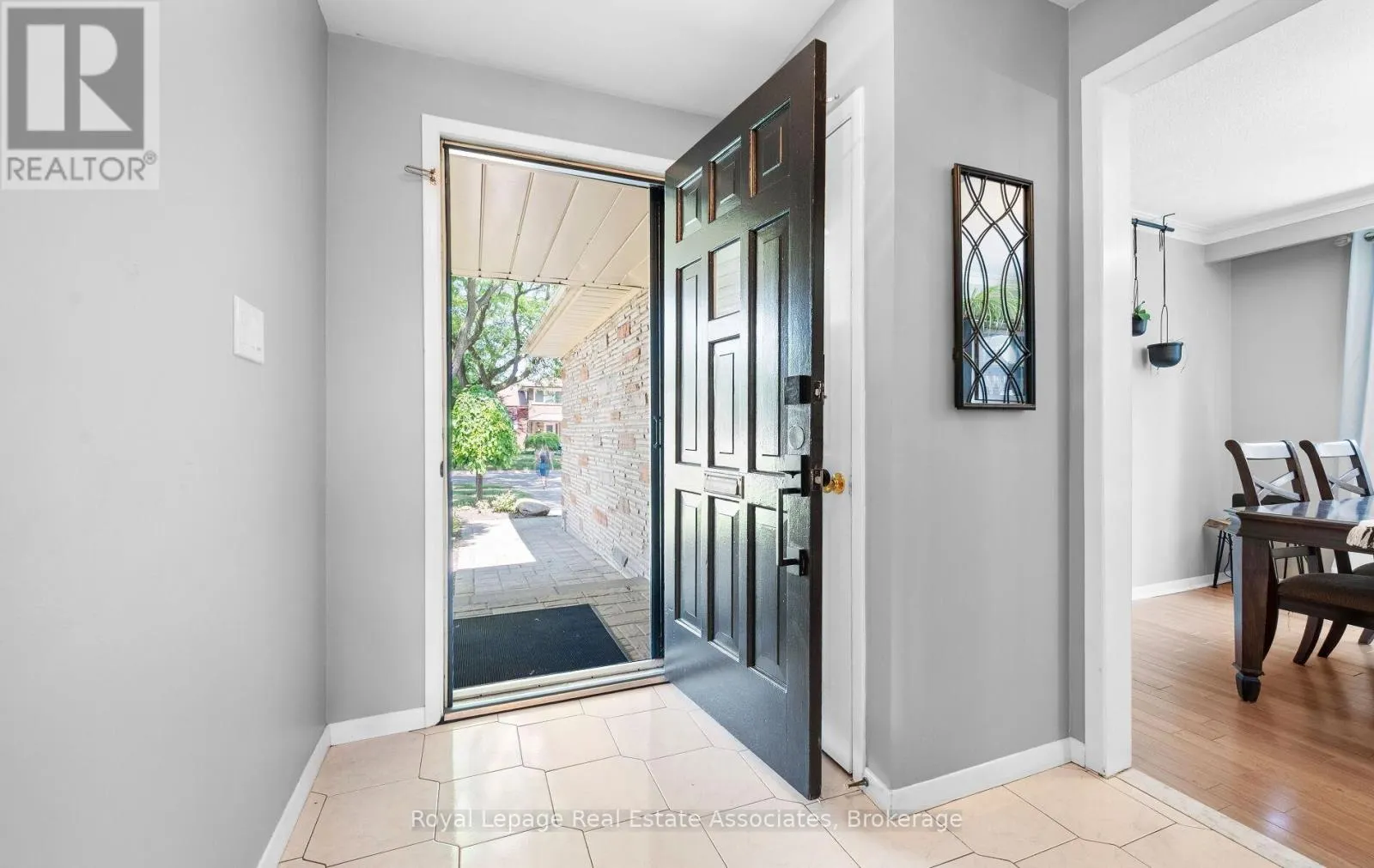 296 CHANTENAY DRIVE