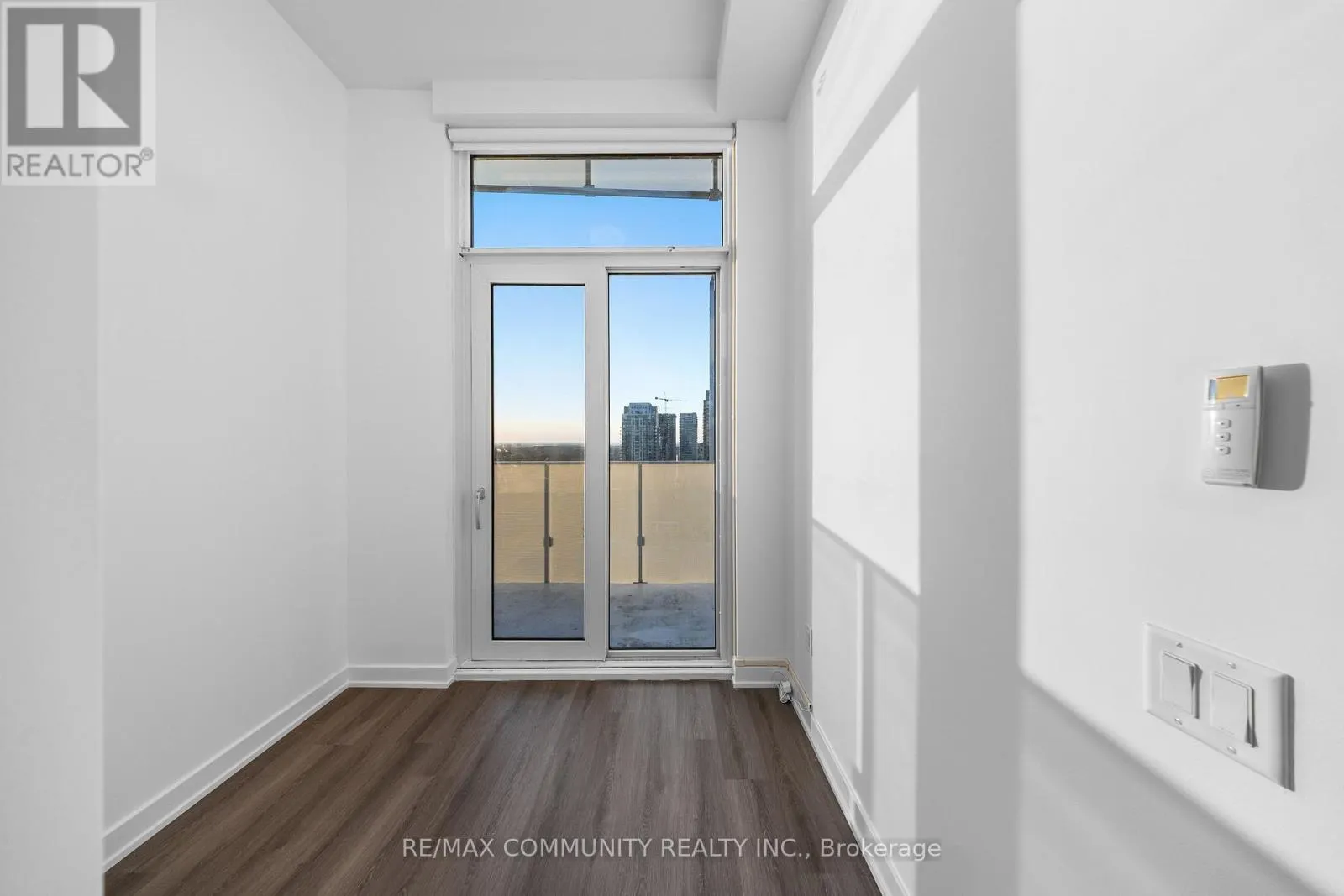2510 - 3883 QUARTZ ROAD