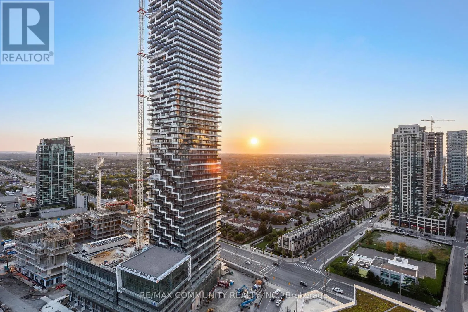 2510 - 3883 QUARTZ ROAD