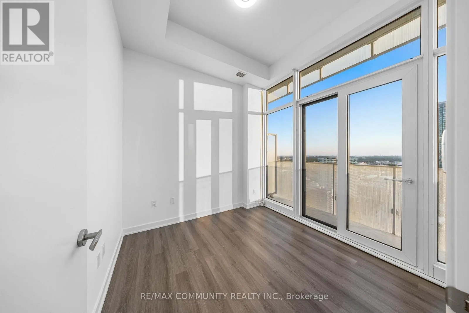 2510 - 3883 QUARTZ ROAD
