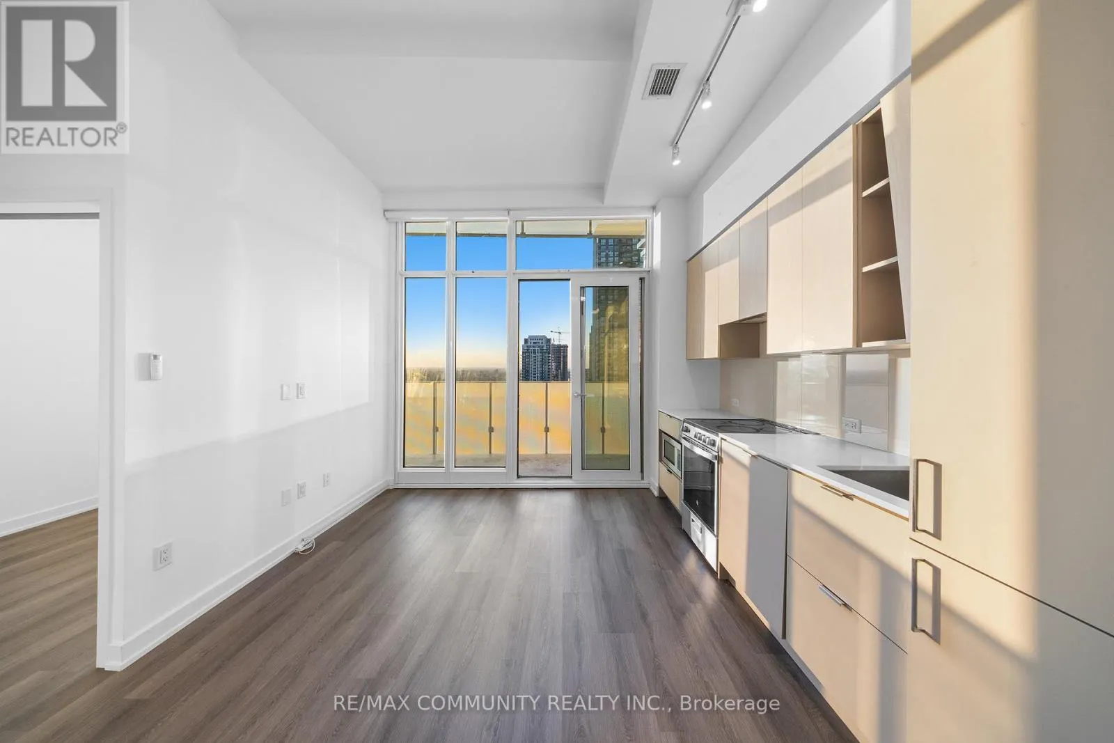 2510 - 3883 QUARTZ ROAD