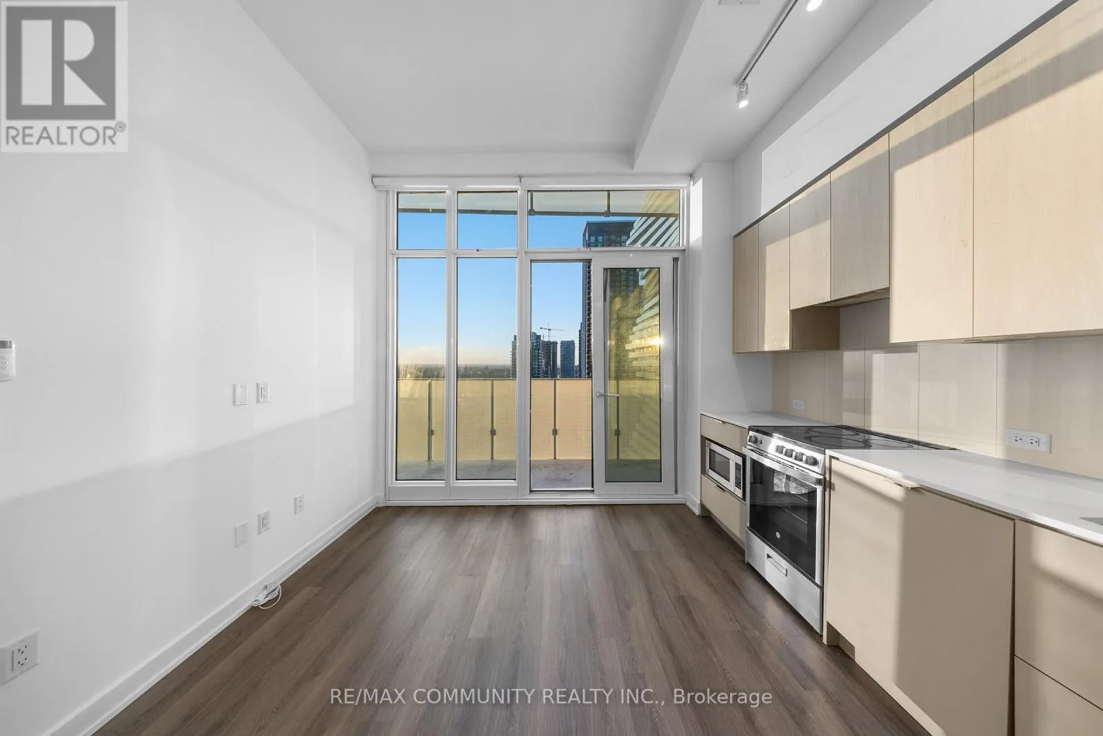 2510 - 3883 QUARTZ ROAD