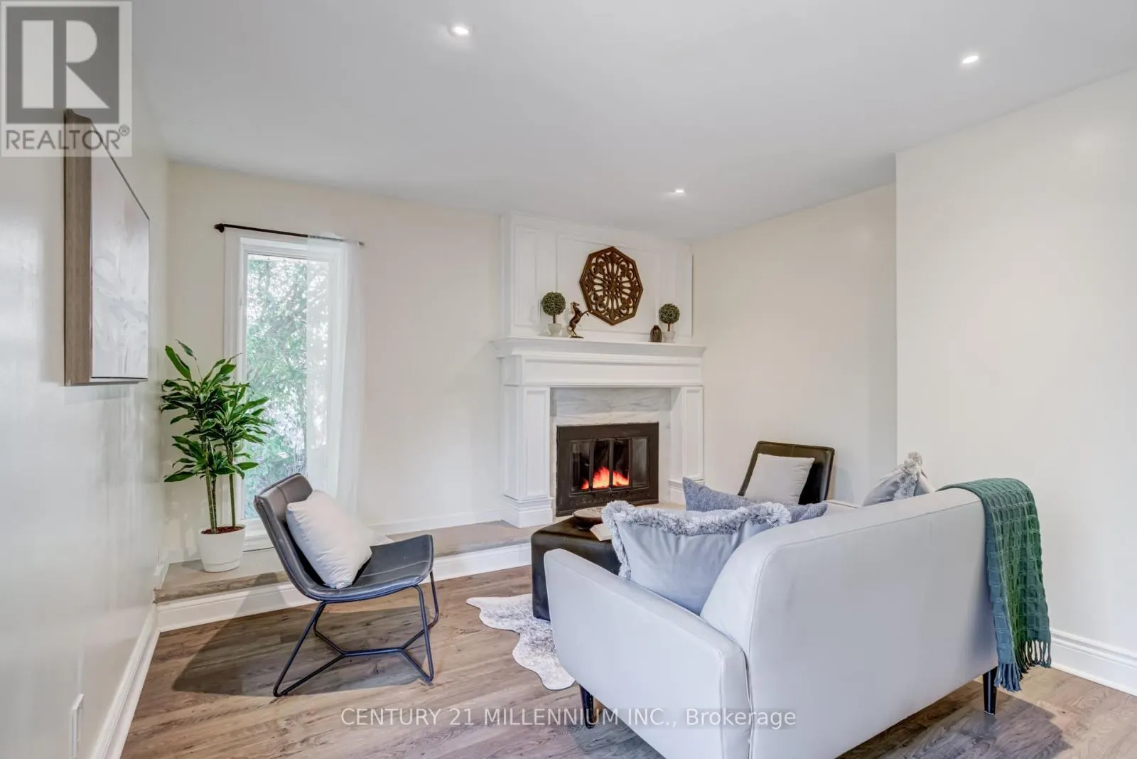 43 BRENDA BOULEVARD